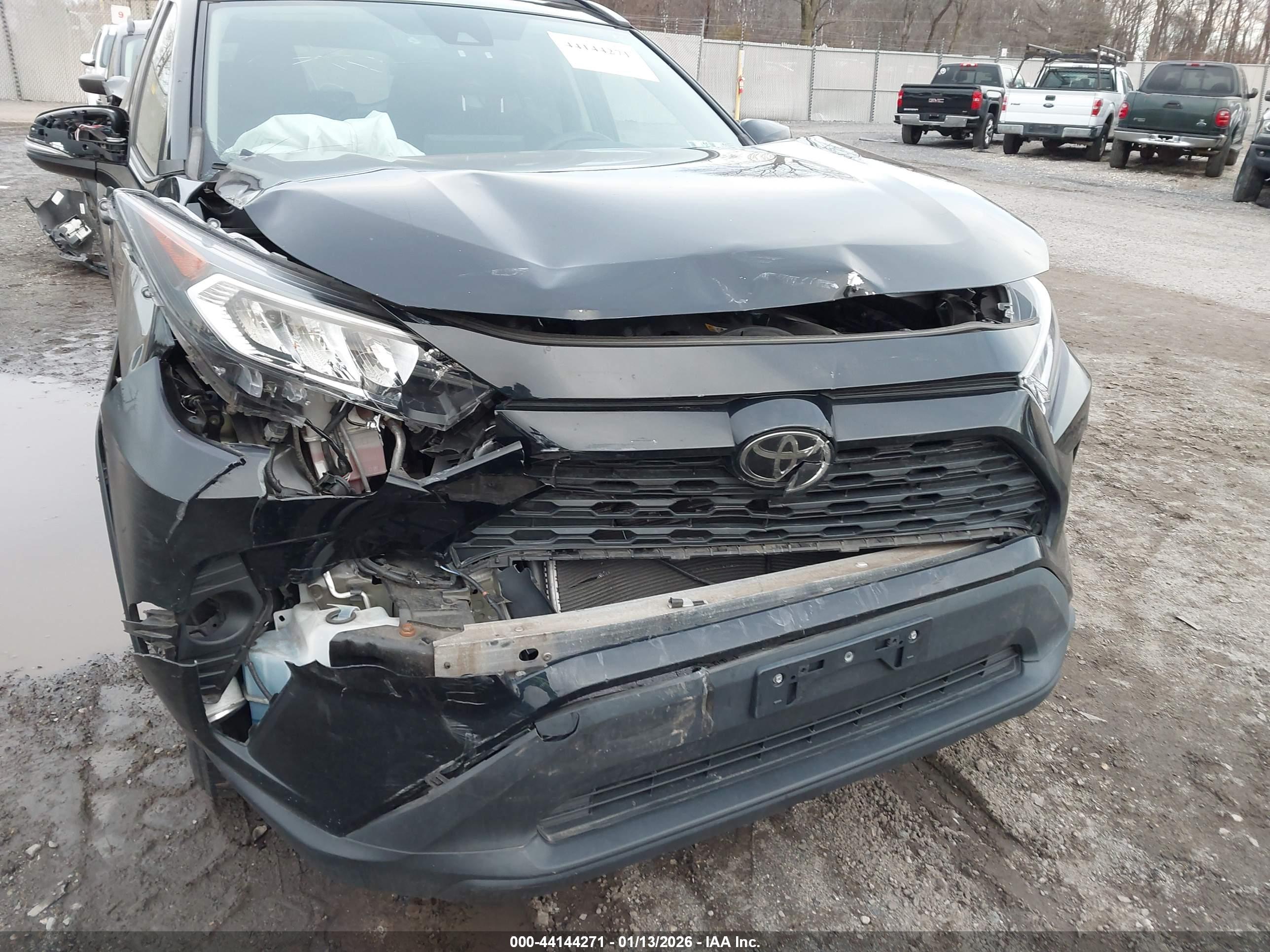 TOYOTA RAV4 image 6
