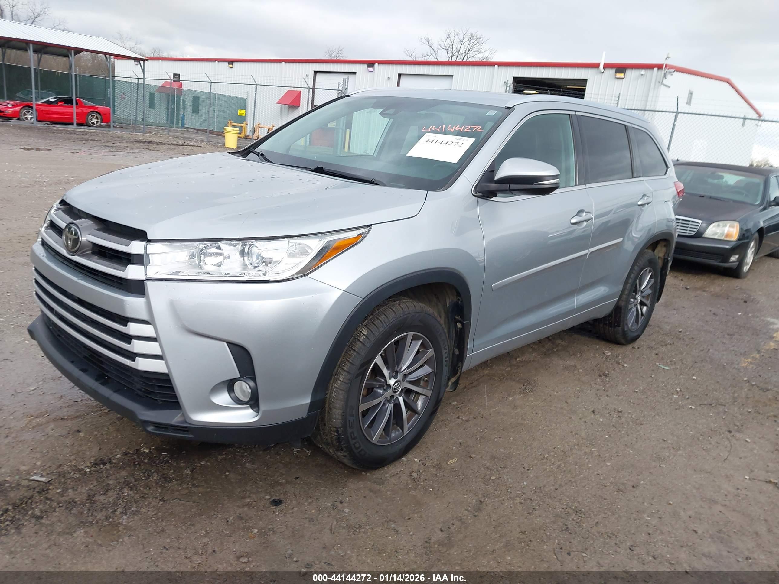 TOYOTA HIGHLANDER image 2