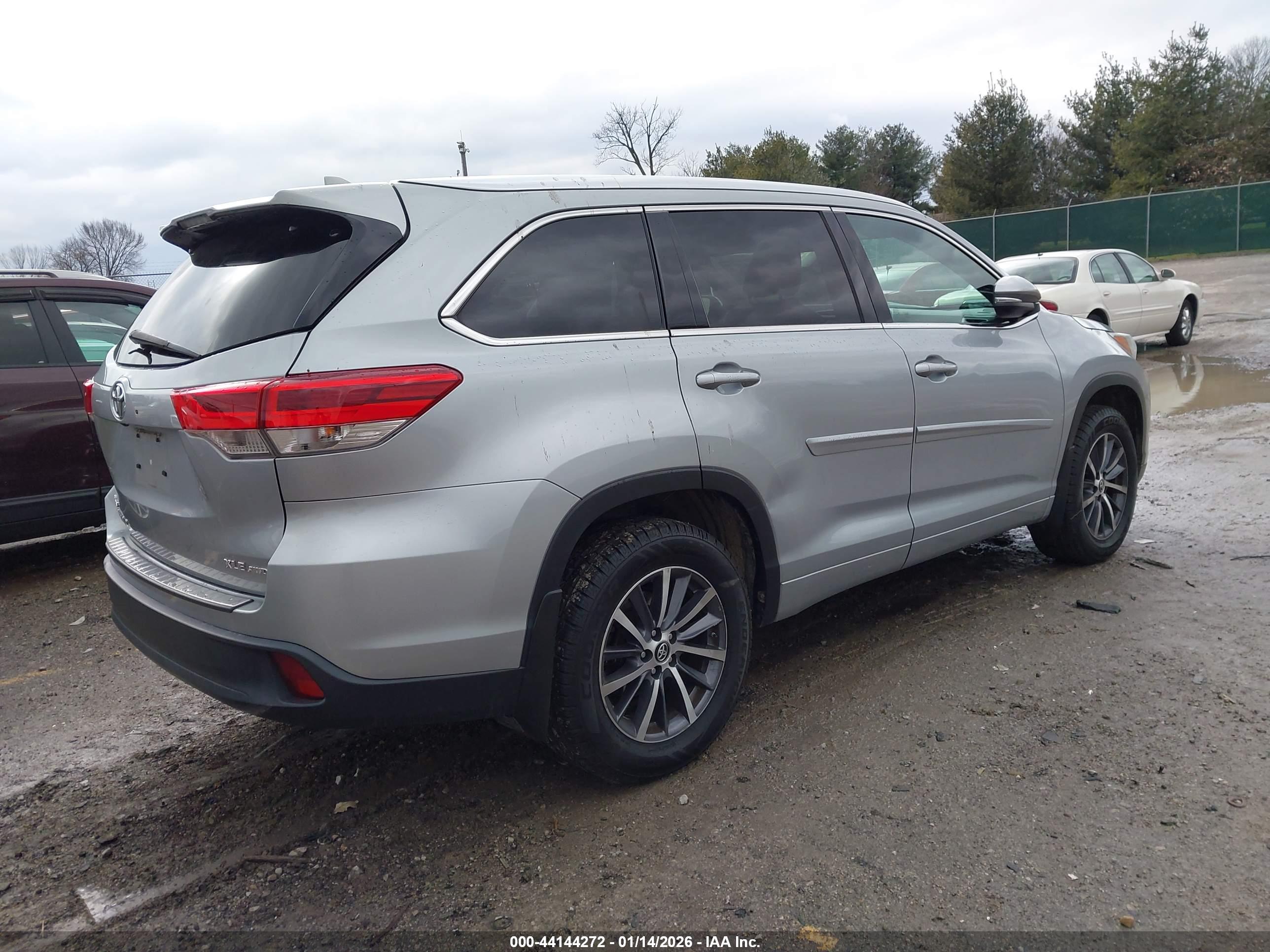 TOYOTA HIGHLANDER image 4