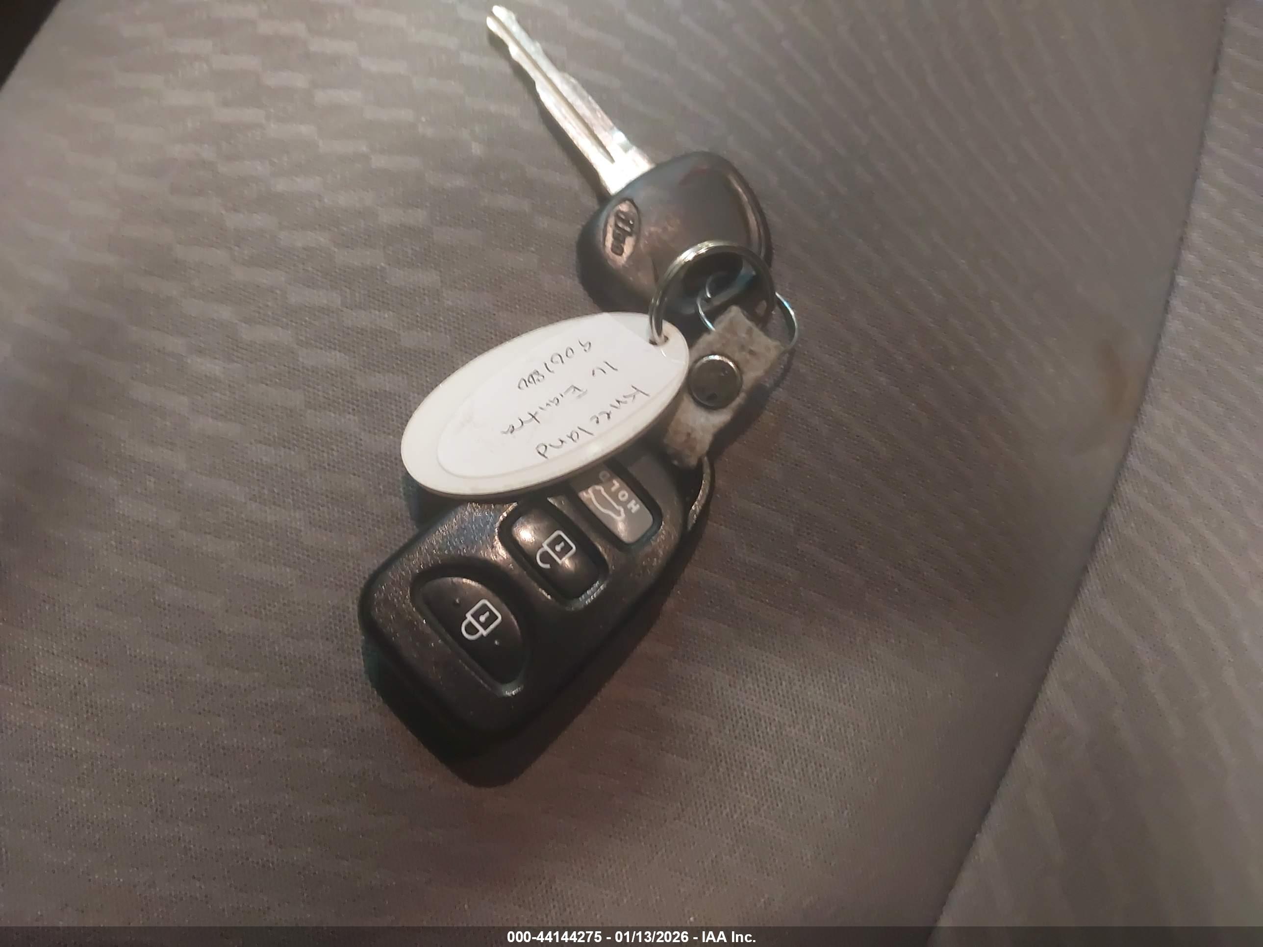 HYUNDAI ELANTRA image 11