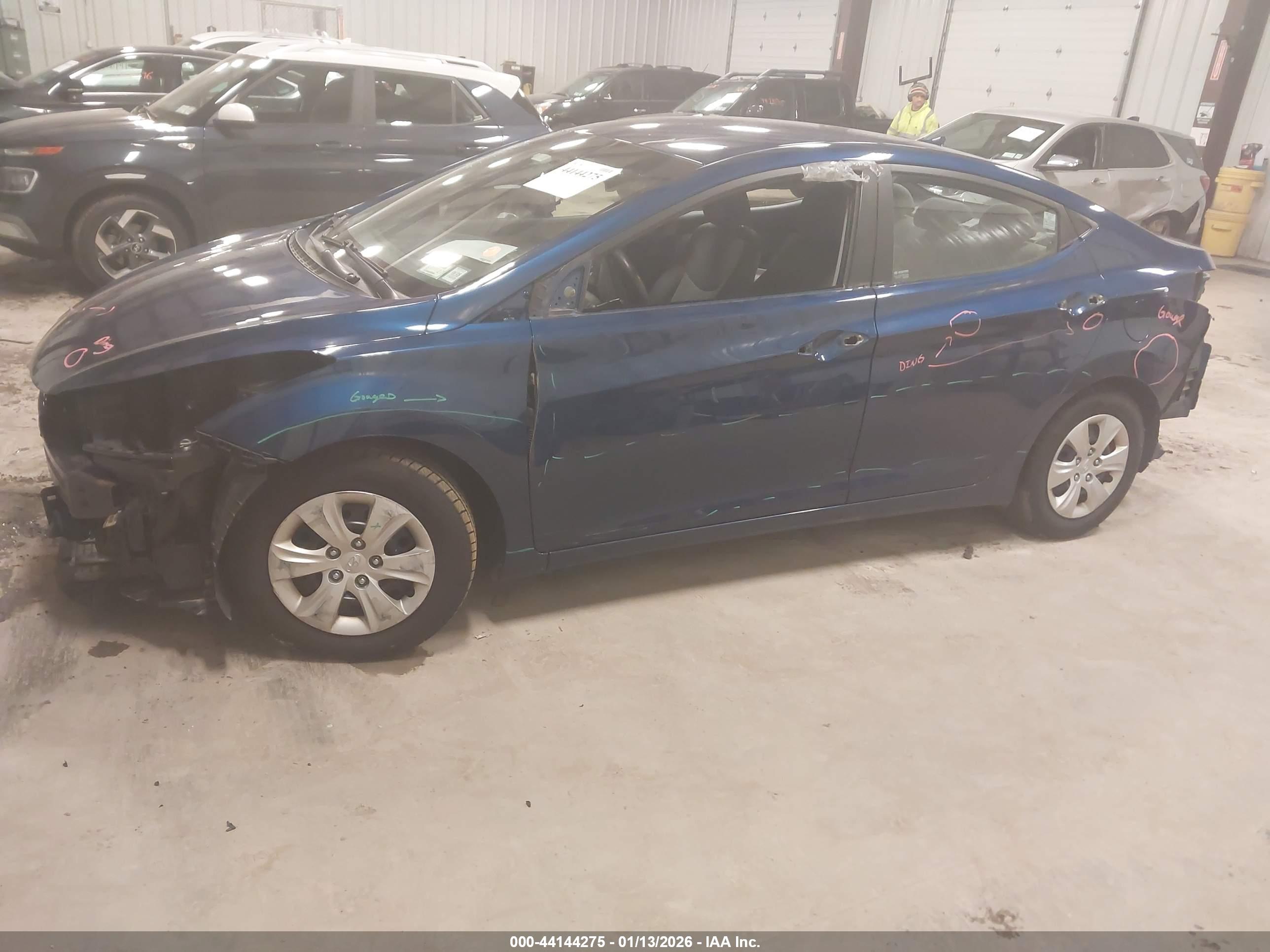 HYUNDAI ELANTRA image 2