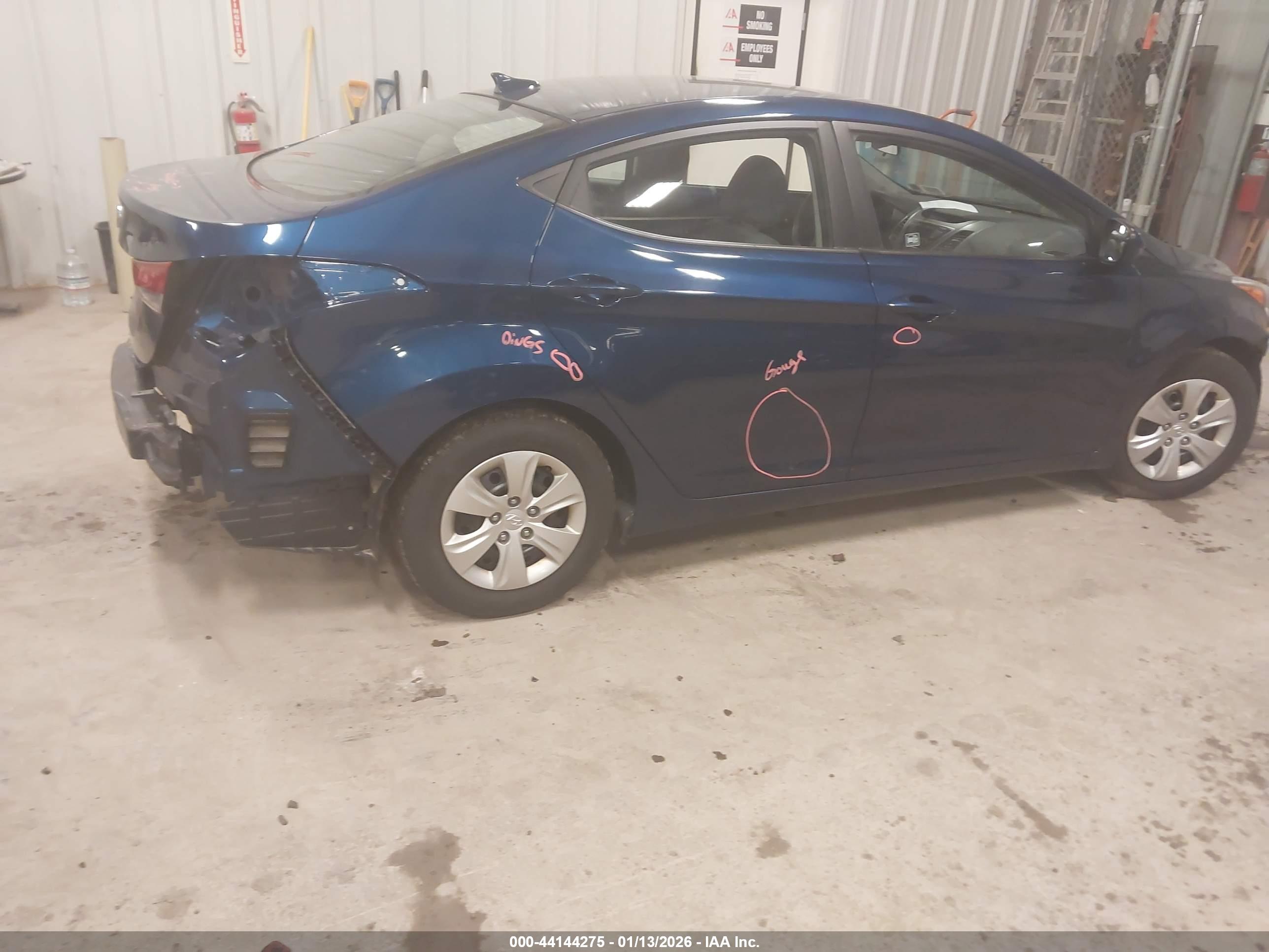 HYUNDAI ELANTRA image 4
