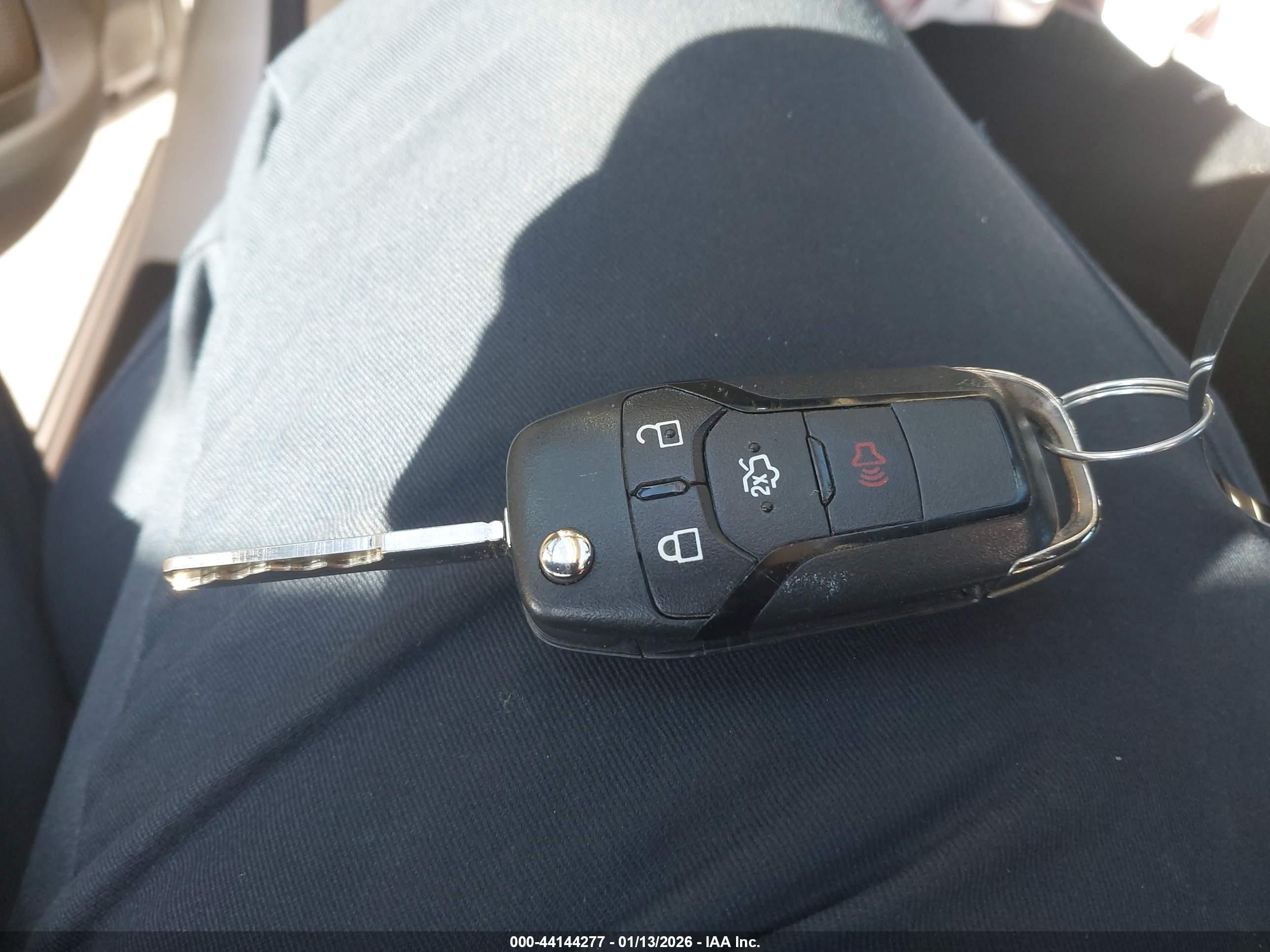 FORD FUSION image 11