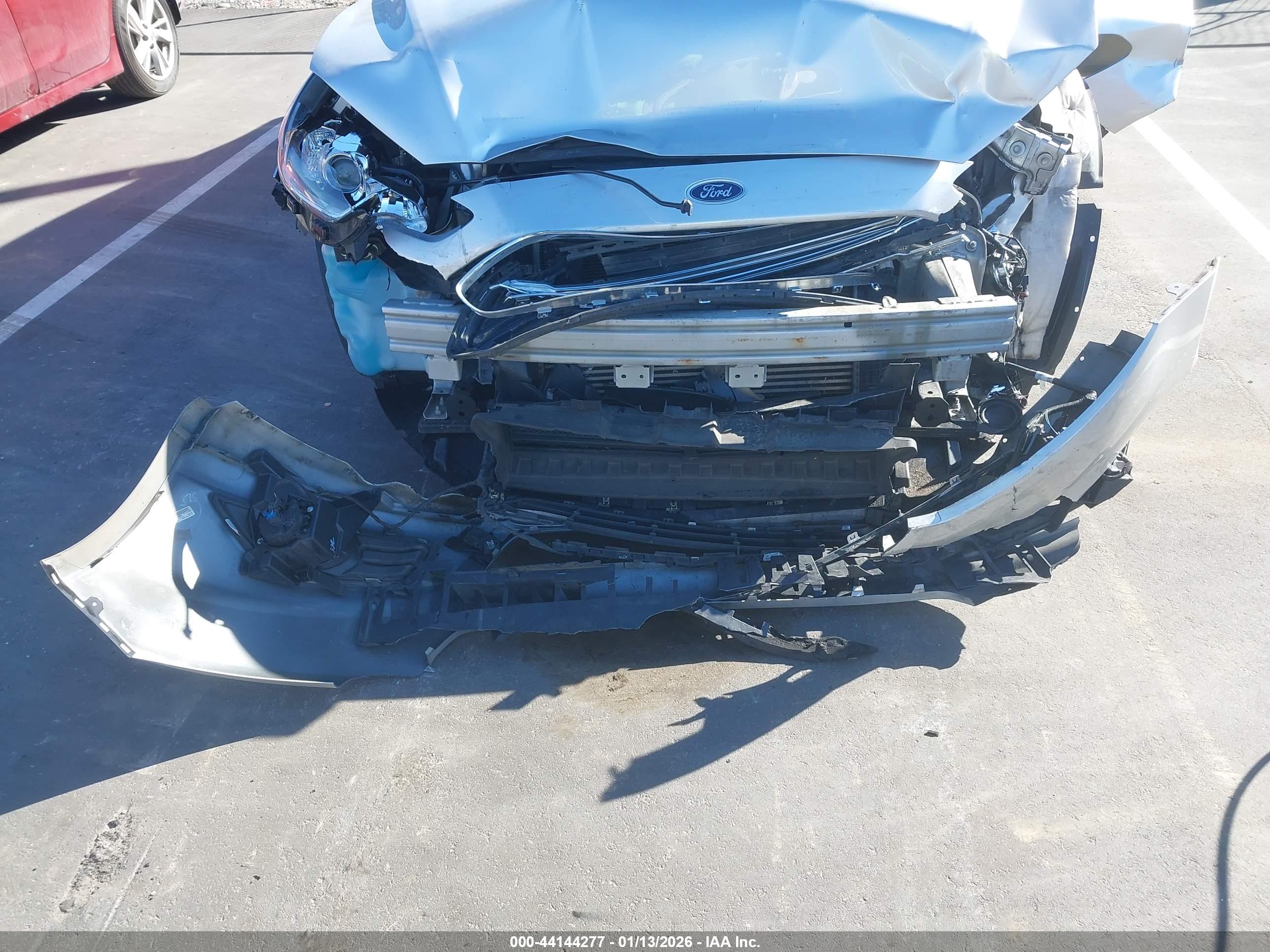 FORD FUSION image 6