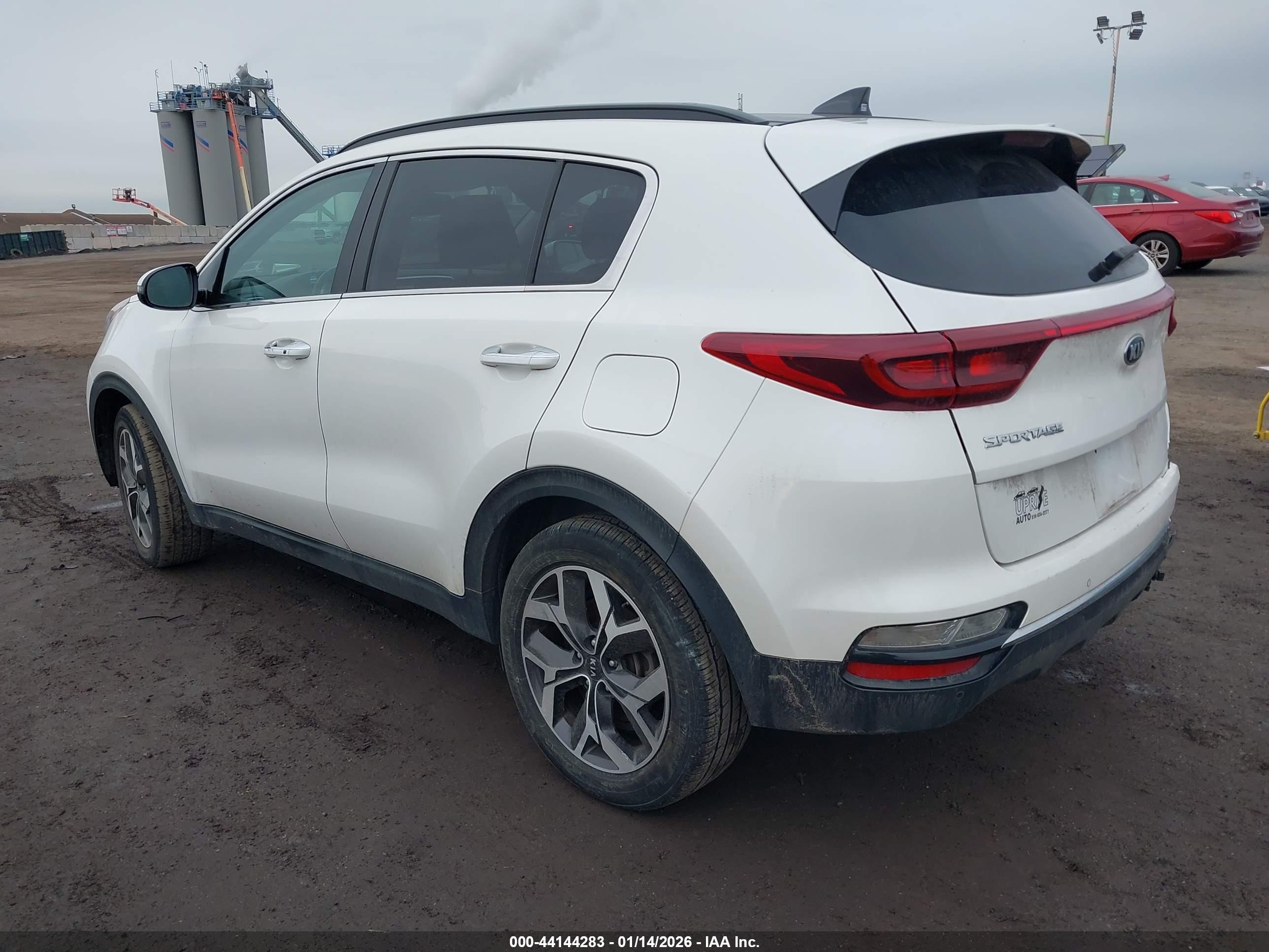 KIA SPORTAGE image 3
