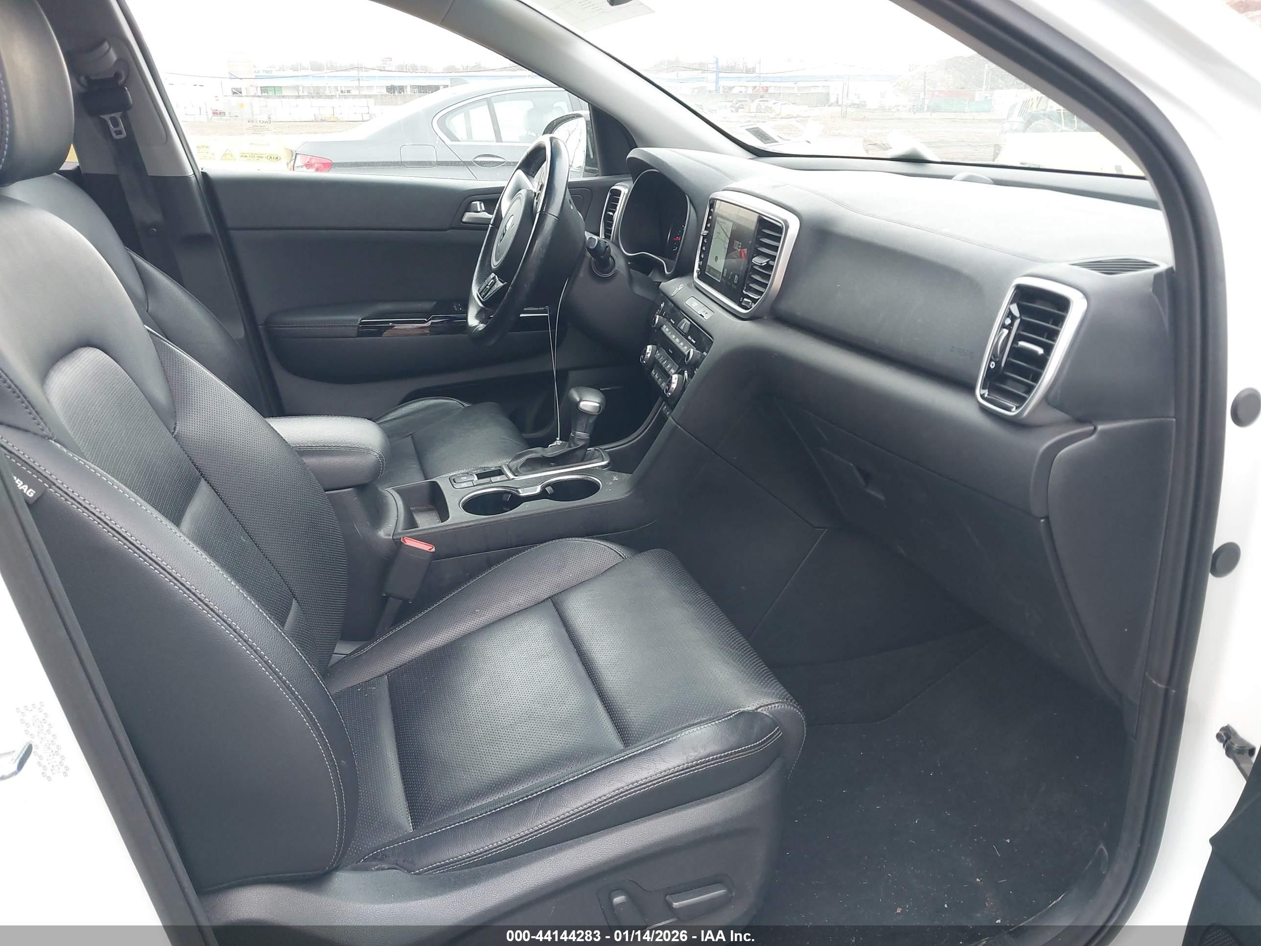 KIA SPORTAGE image 5