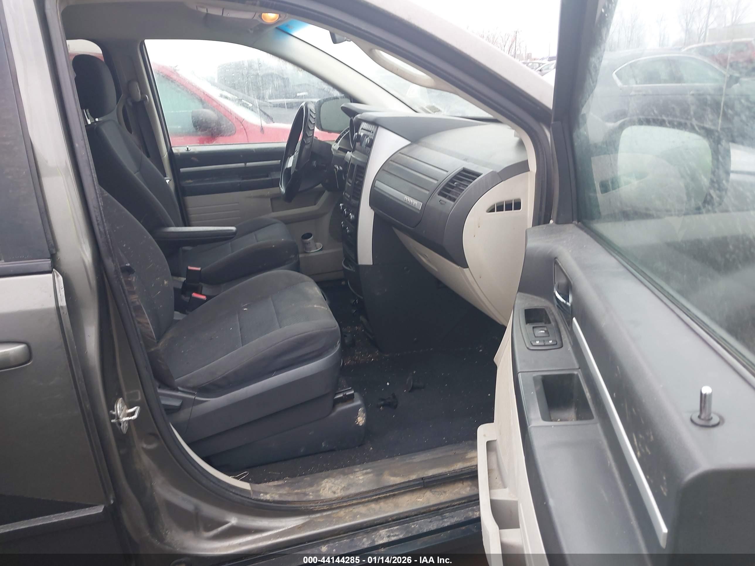 DODGE GRAND image 5