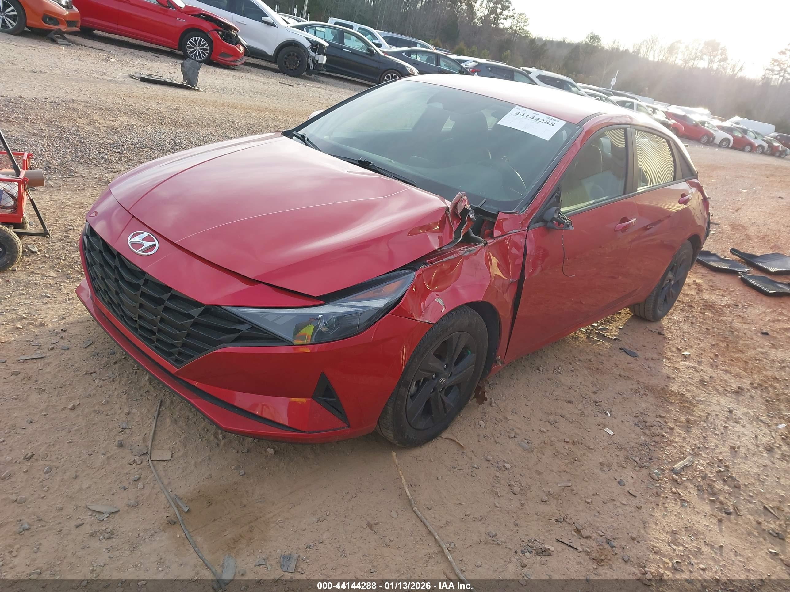 HYUNDAI ELANTRA image 2