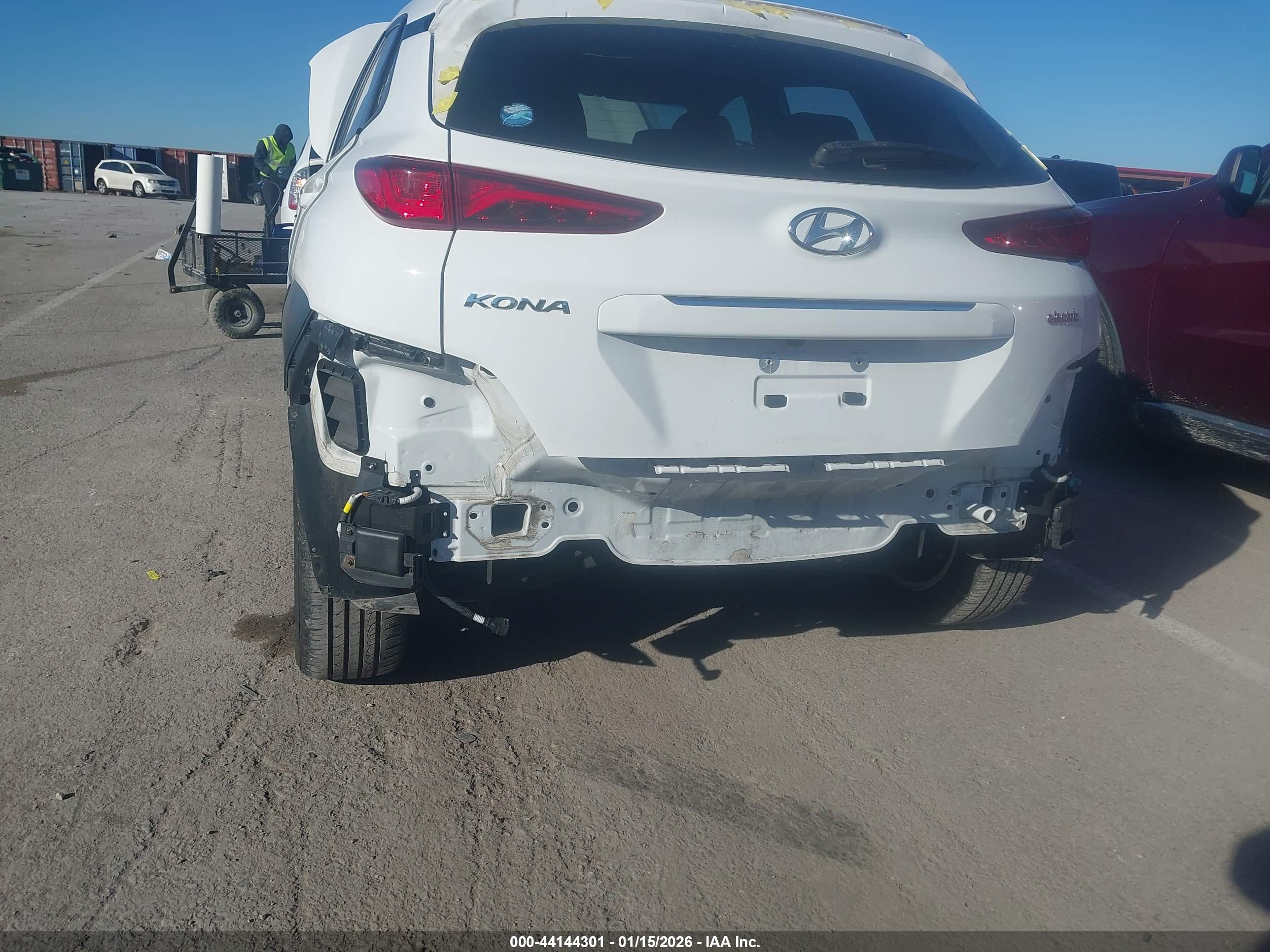 HYUNDAI KONA image 6