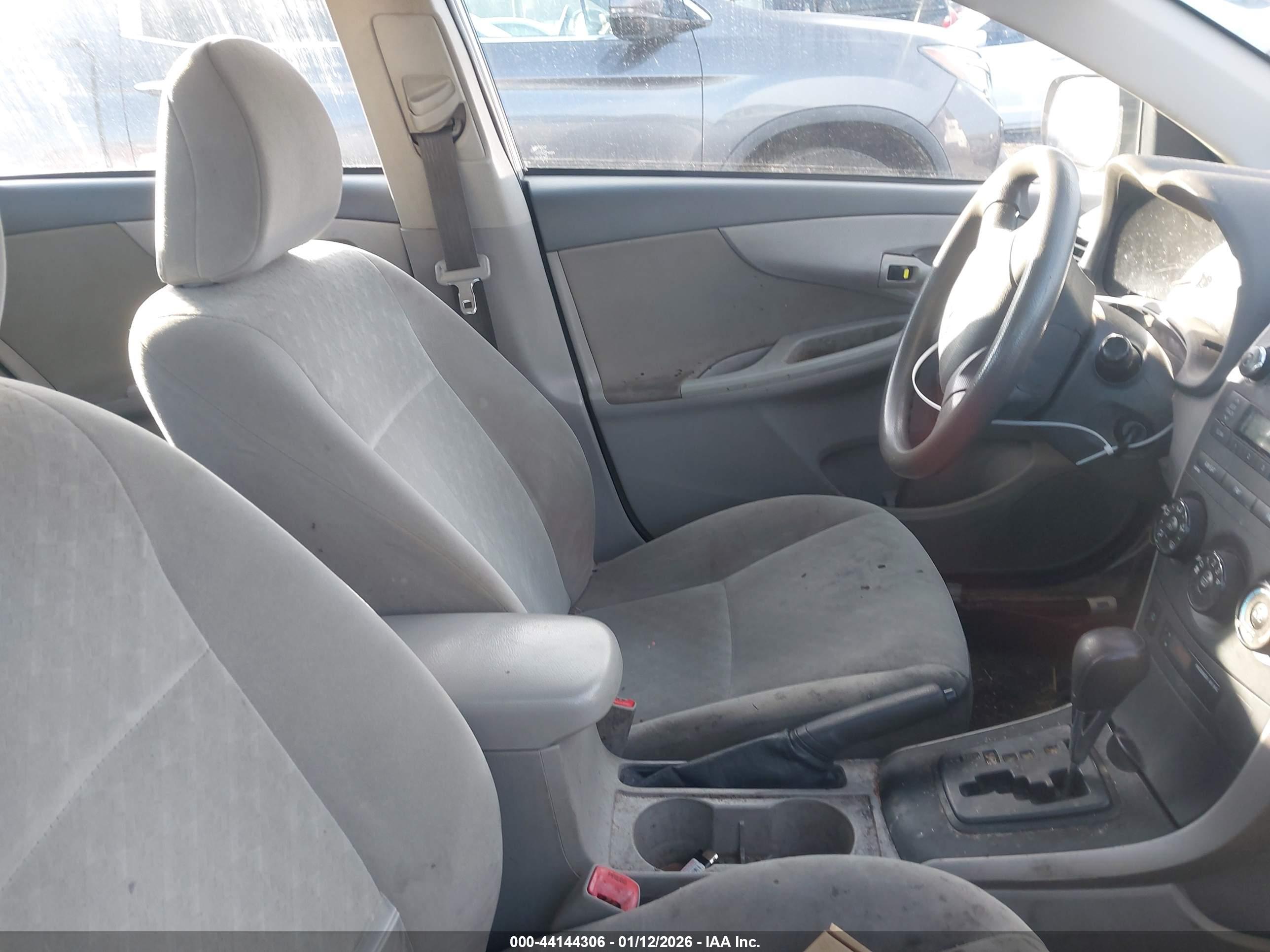 TOYOTA COROLLA image 5
