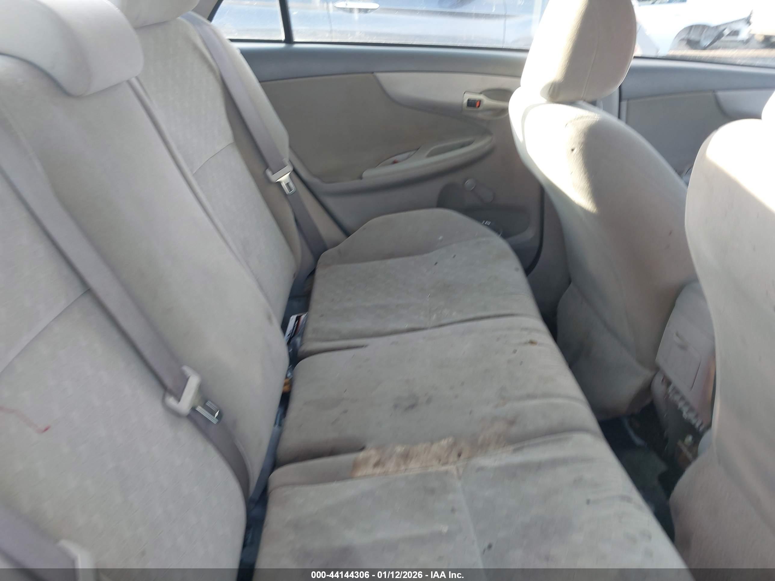 TOYOTA COROLLA image 8