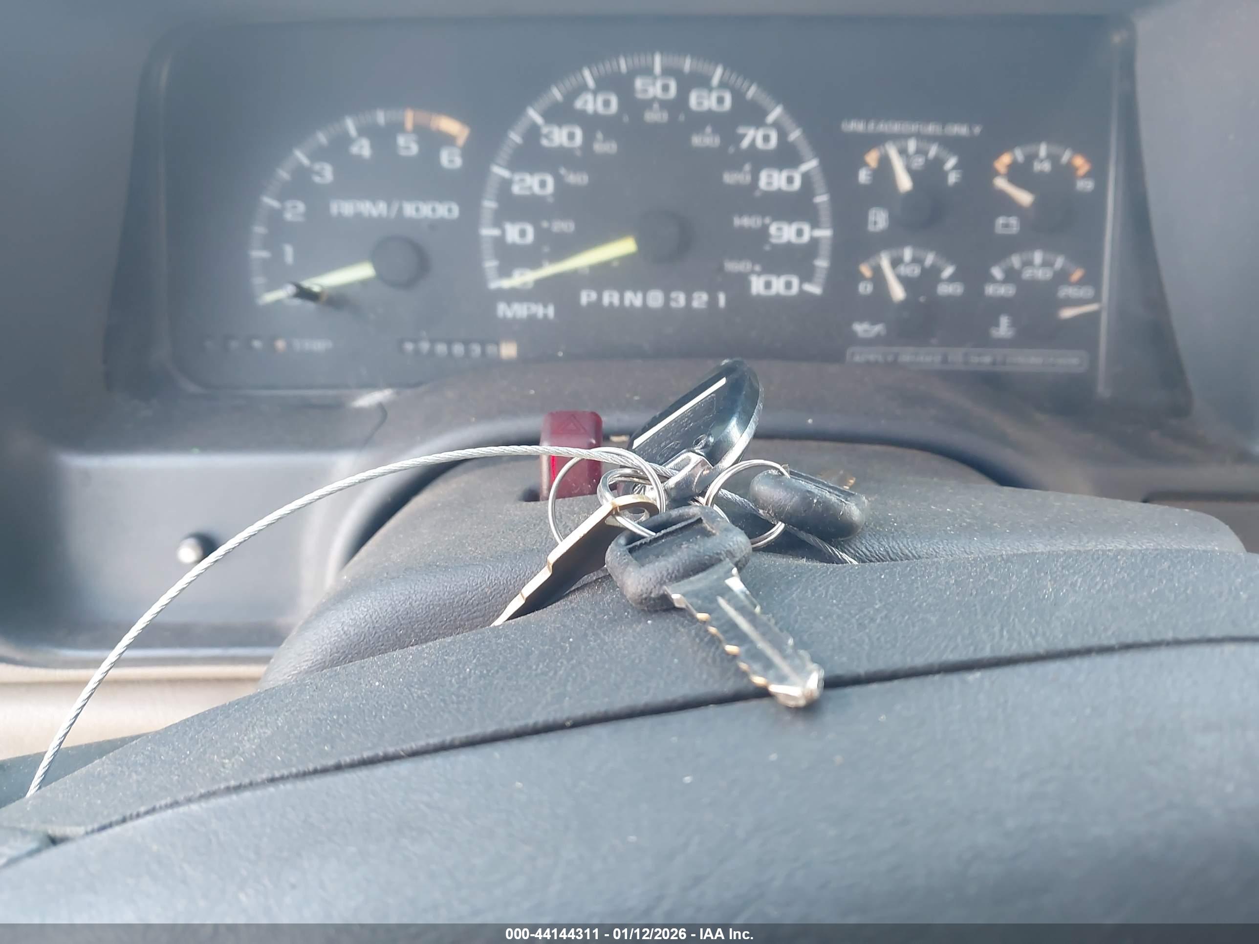 GMC SIERRA image 11