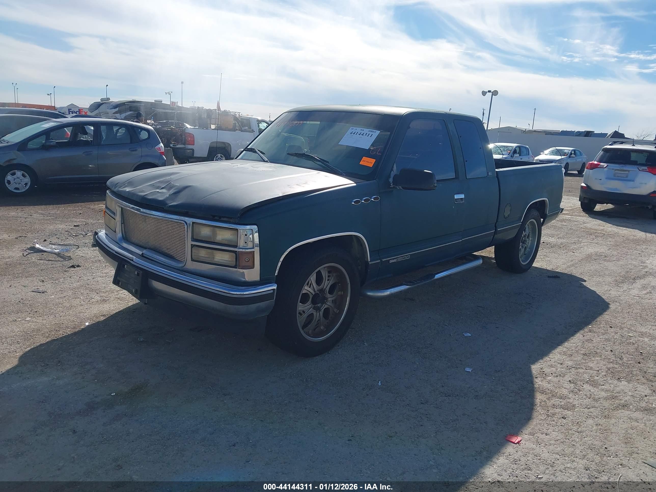 GMC SIERRA image 2