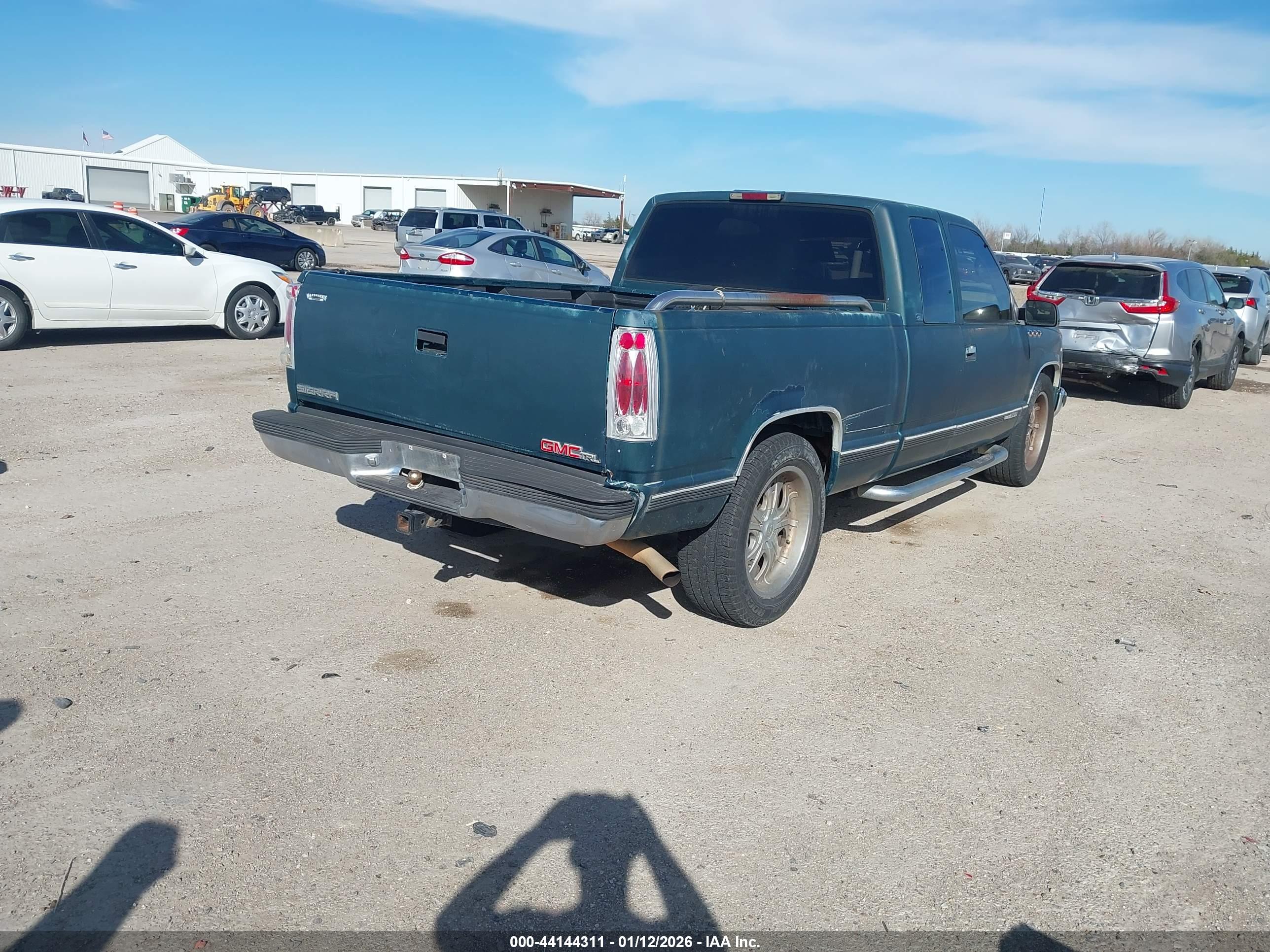 GMC SIERRA image 4