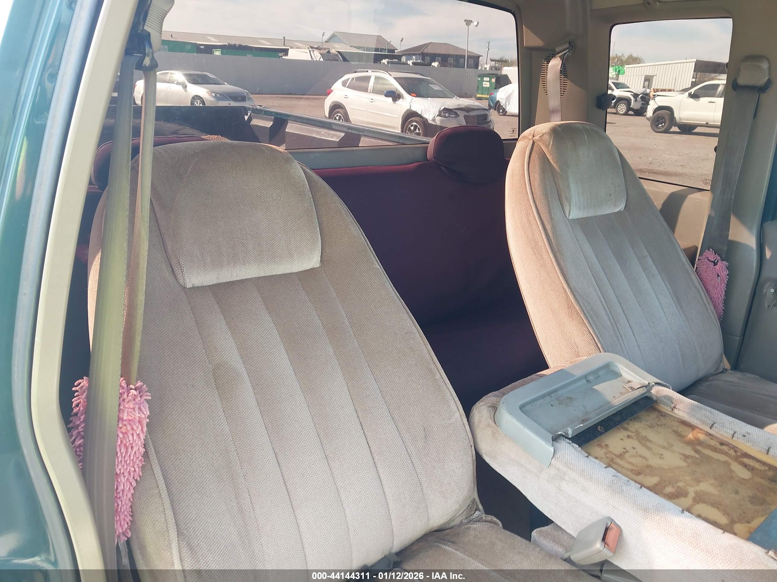 GMC SIERRA image 8