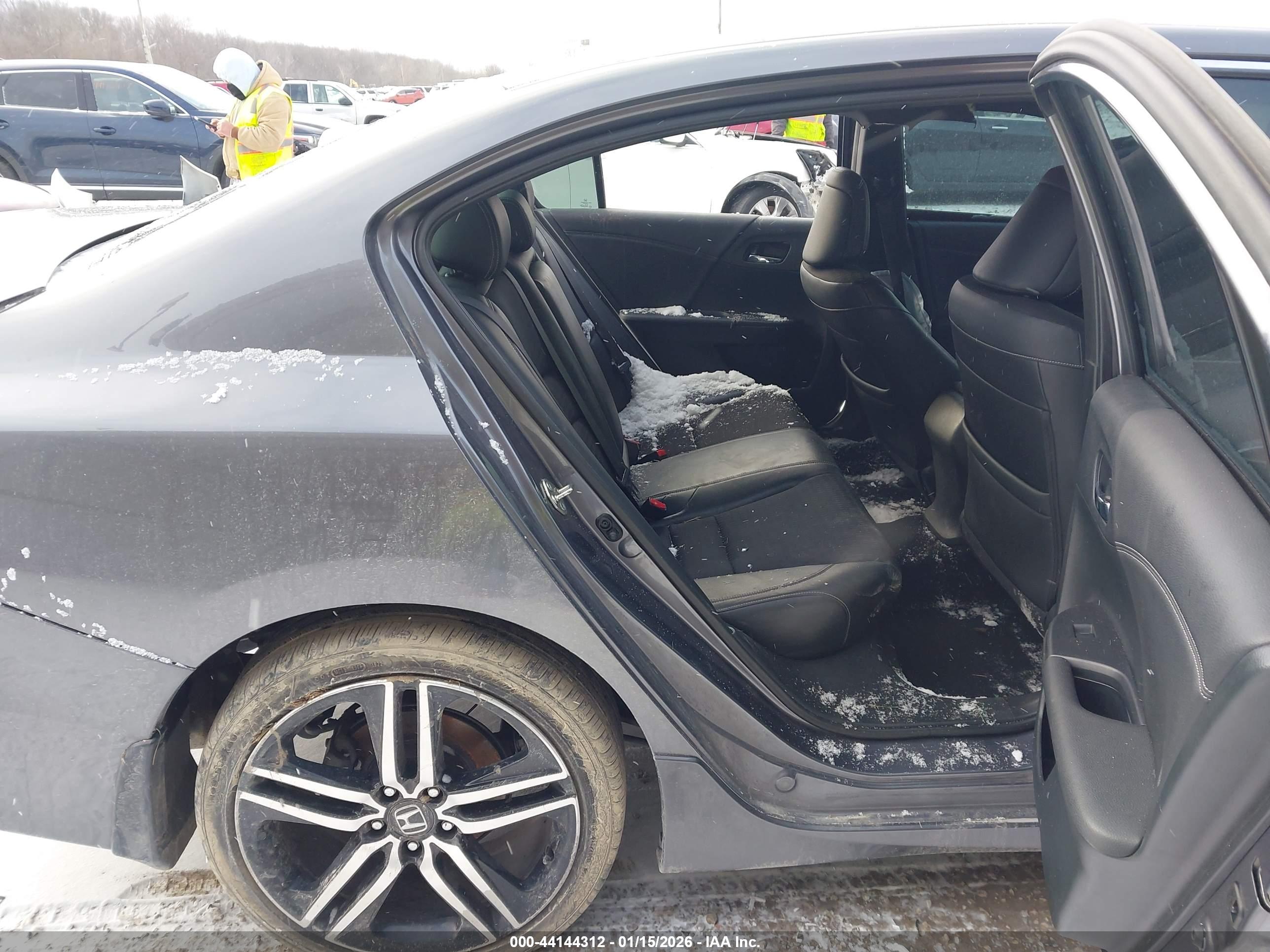 HONDA ACCORD image 8