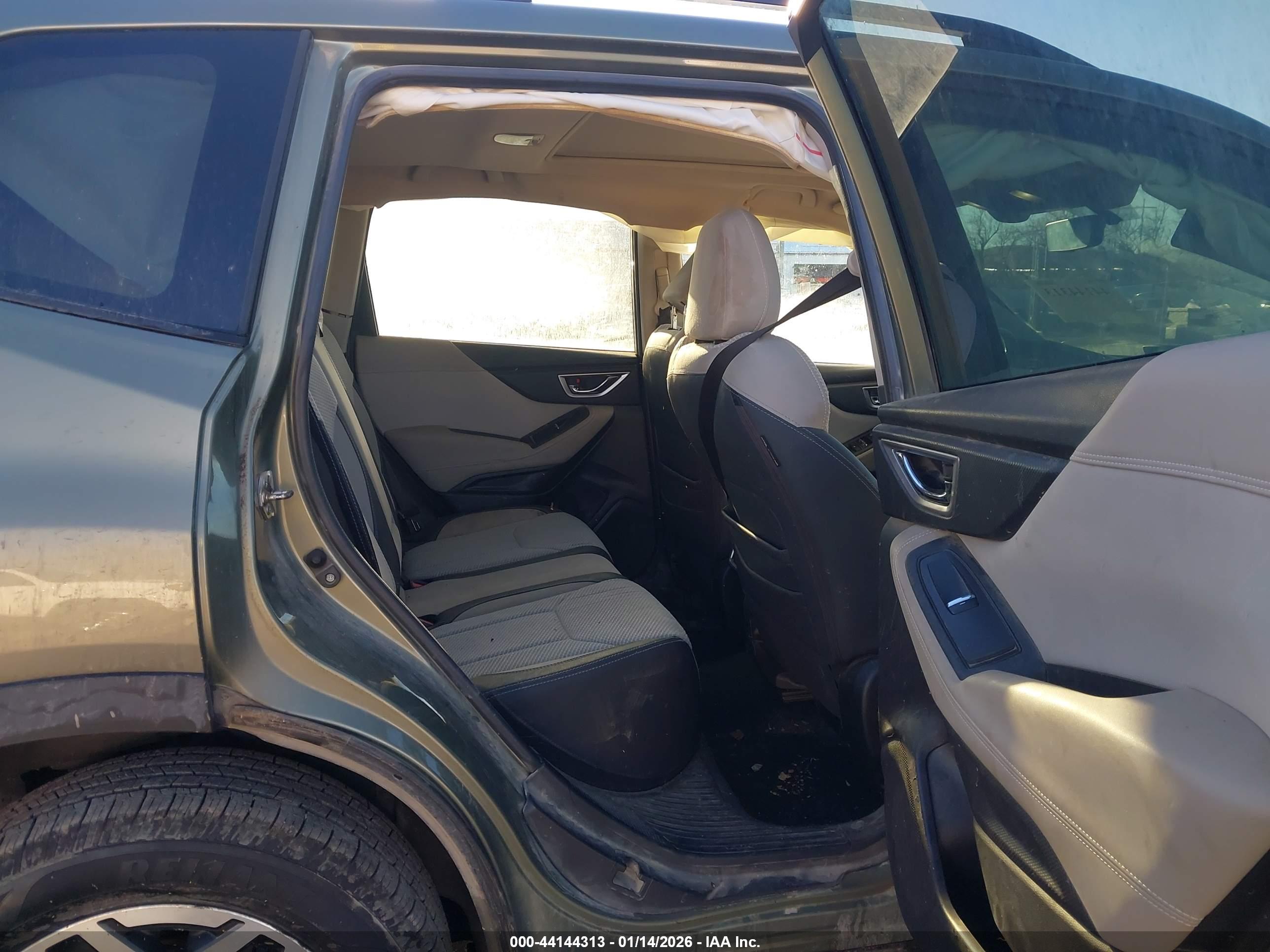 SUBARU FORESTER image 8