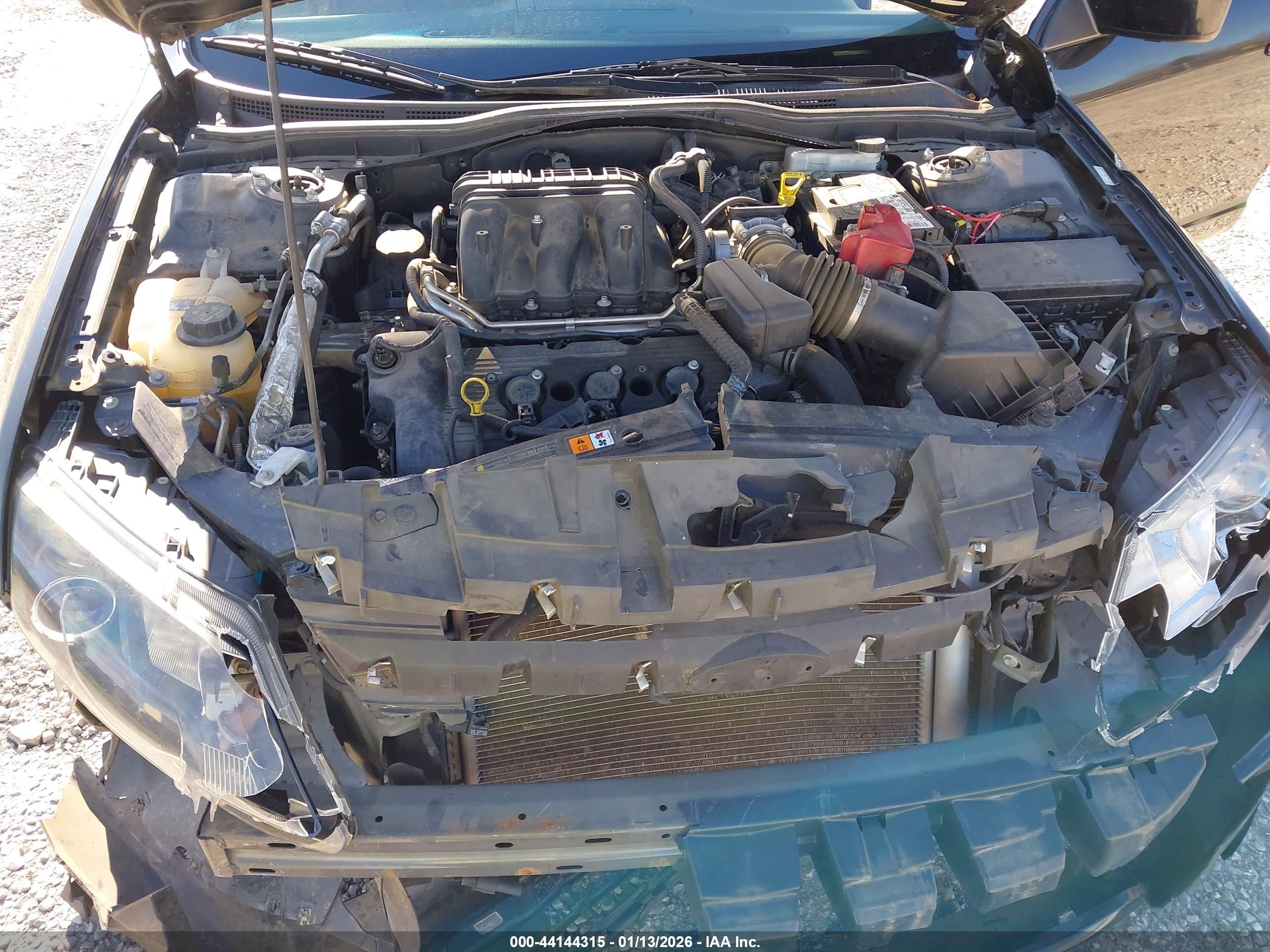 FORD FUSION image 10