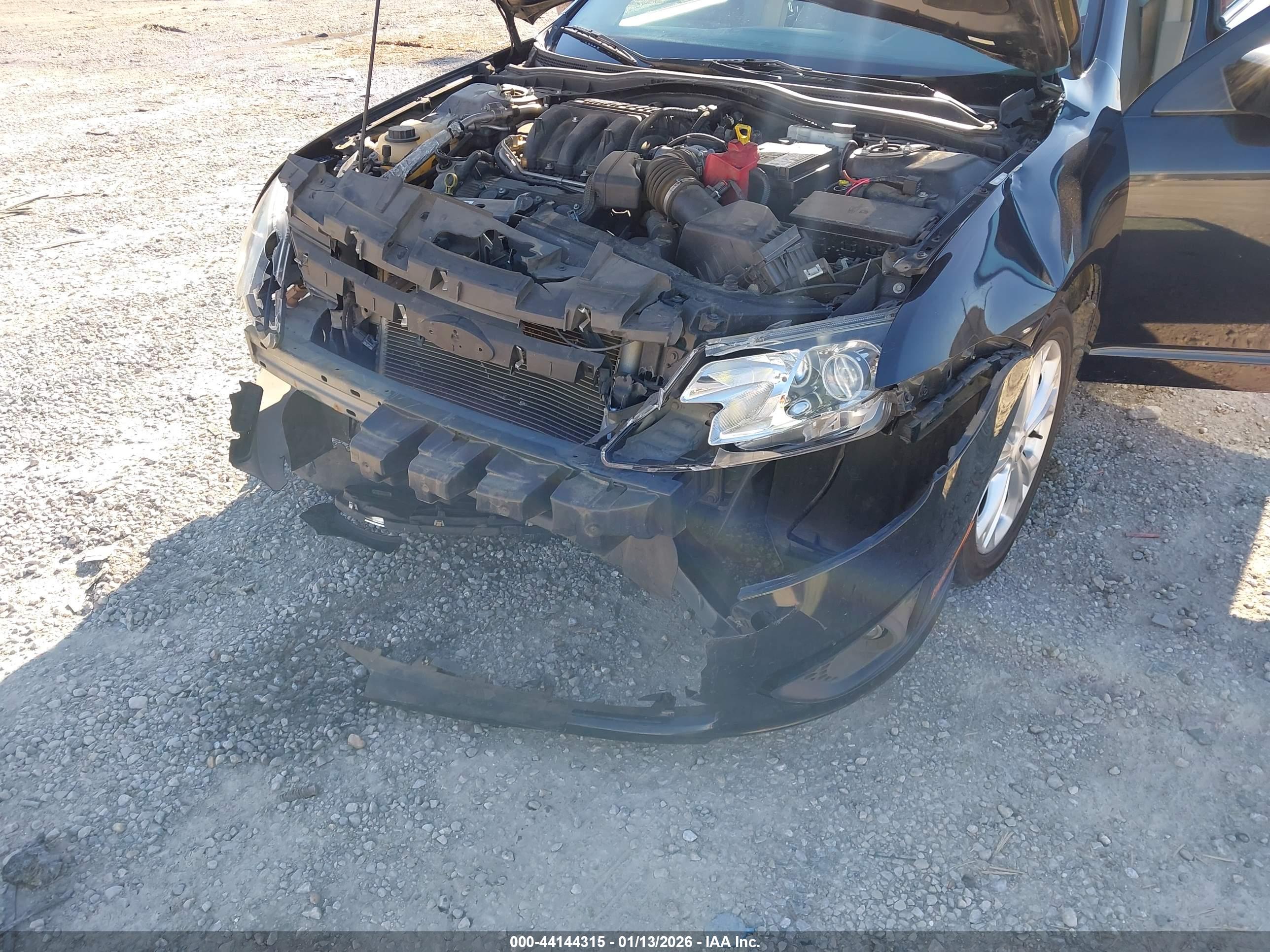 FORD FUSION image 6