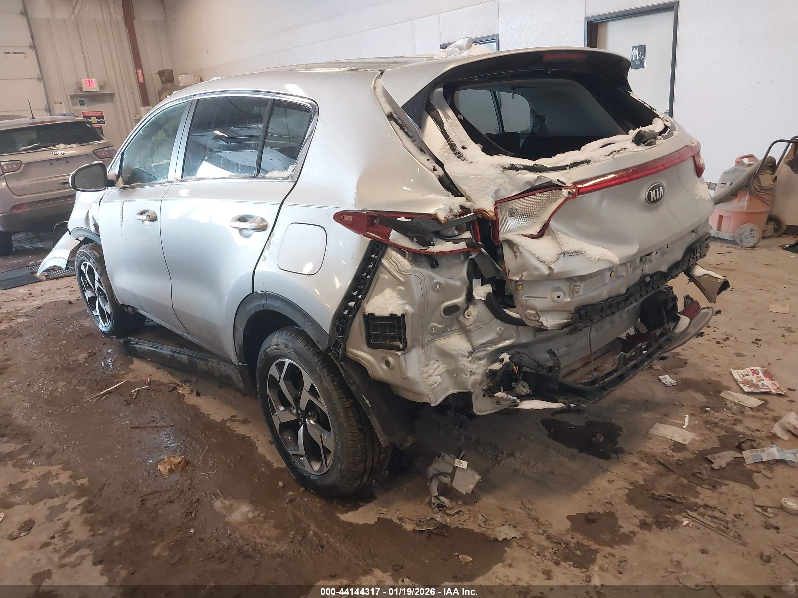 KIA SPORTAGE image 3