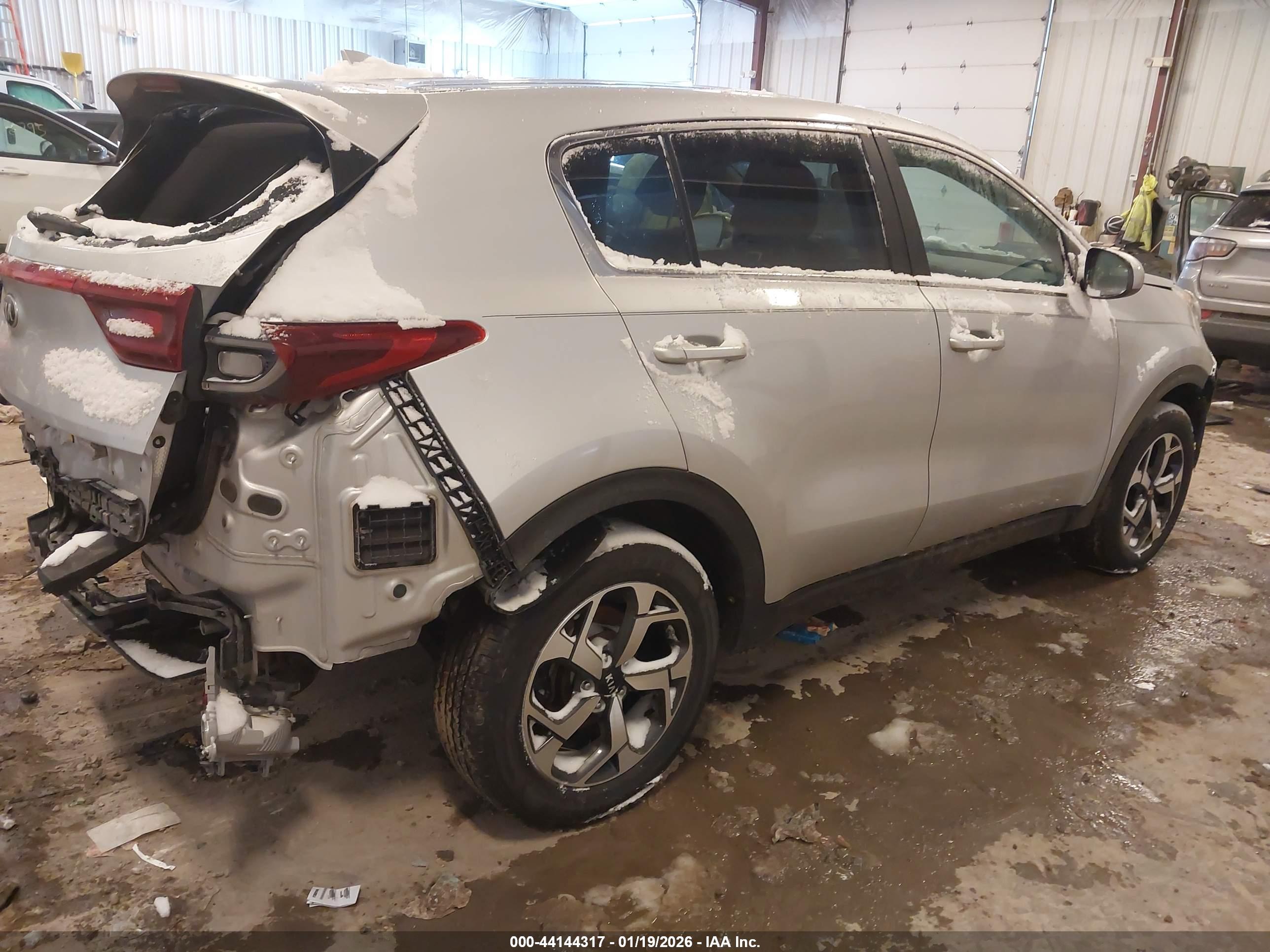 KIA SPORTAGE image 4