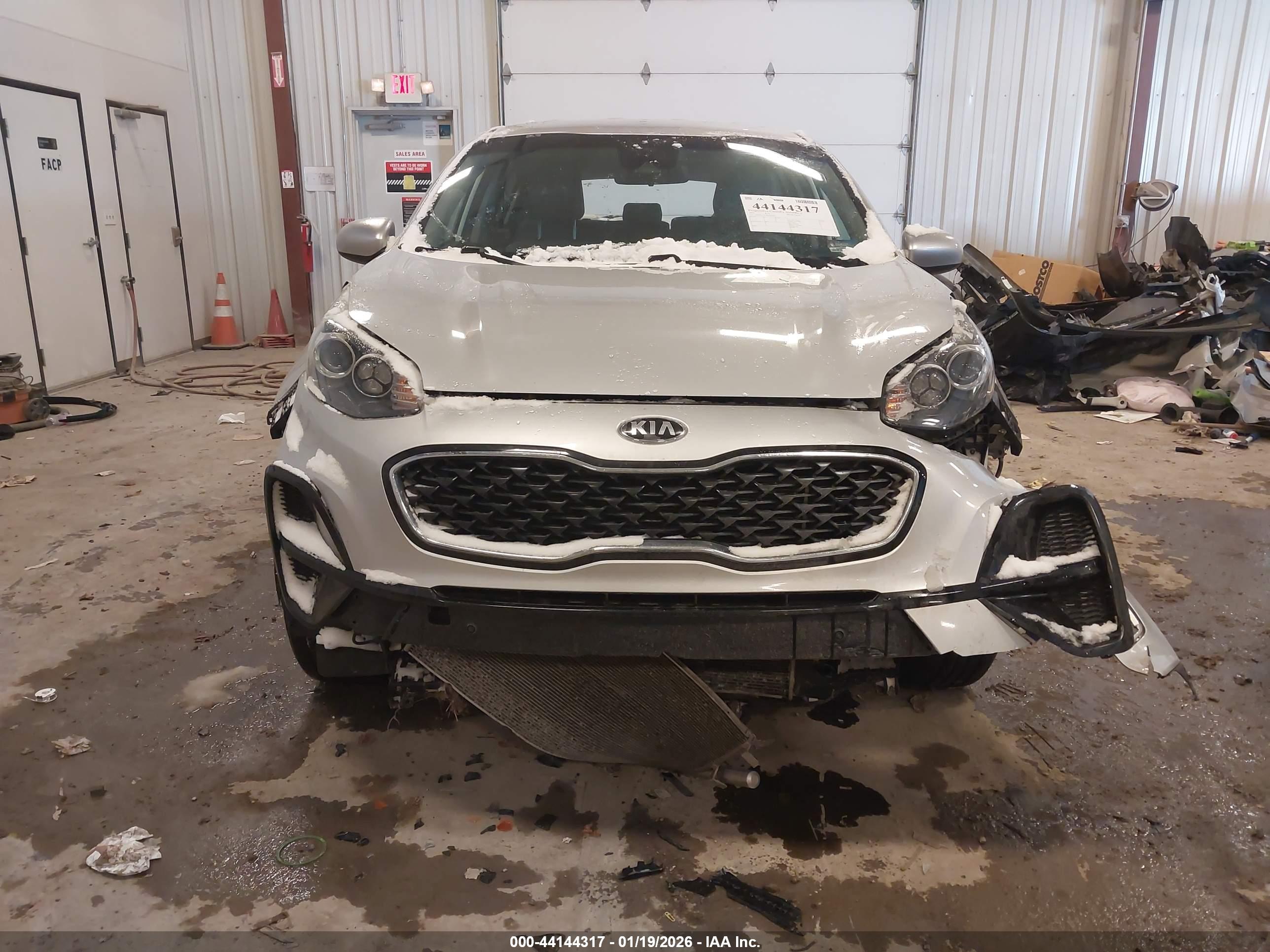 KIA SPORTAGE image 6