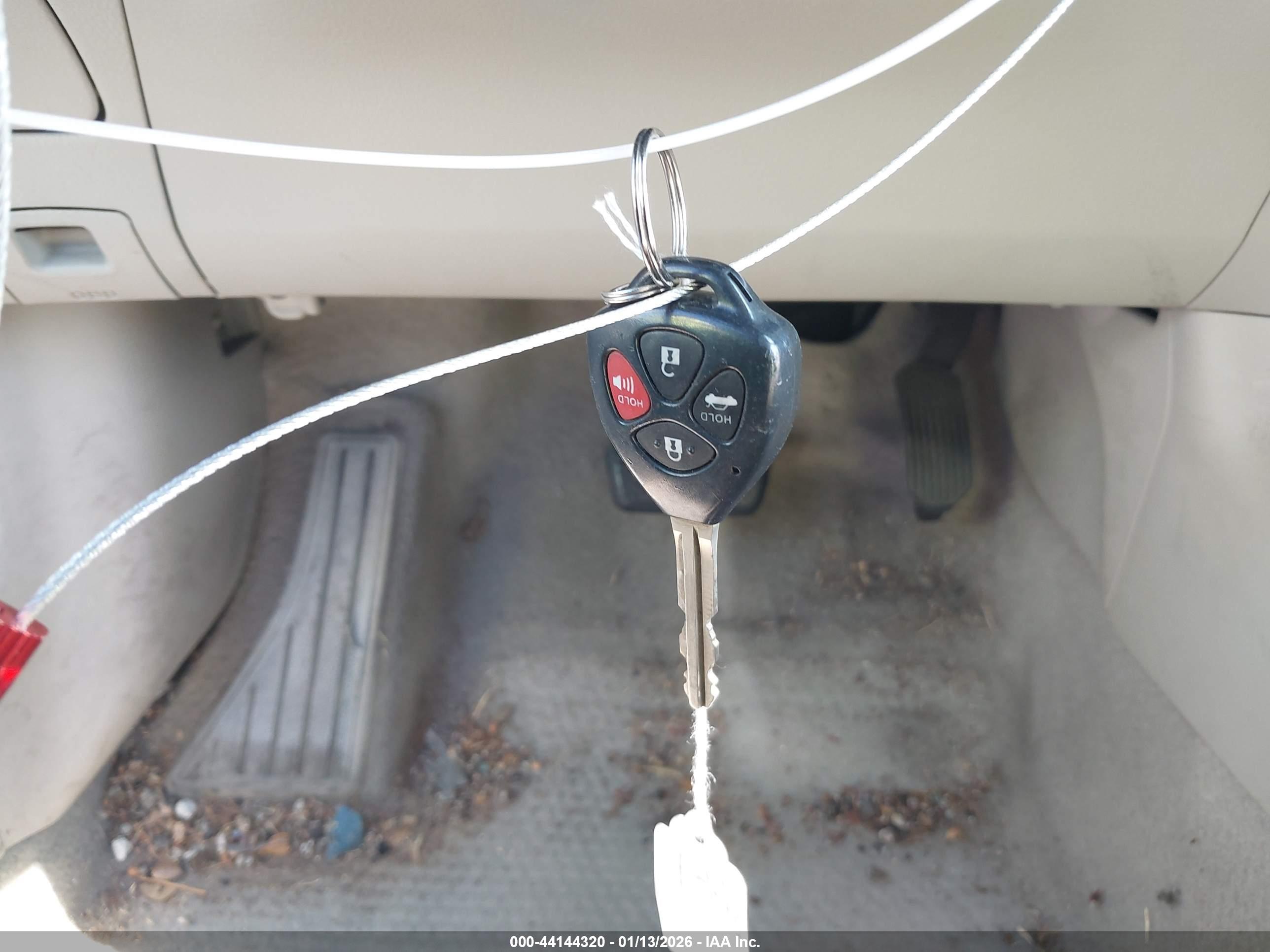 TOYOTA COROLLA image 11