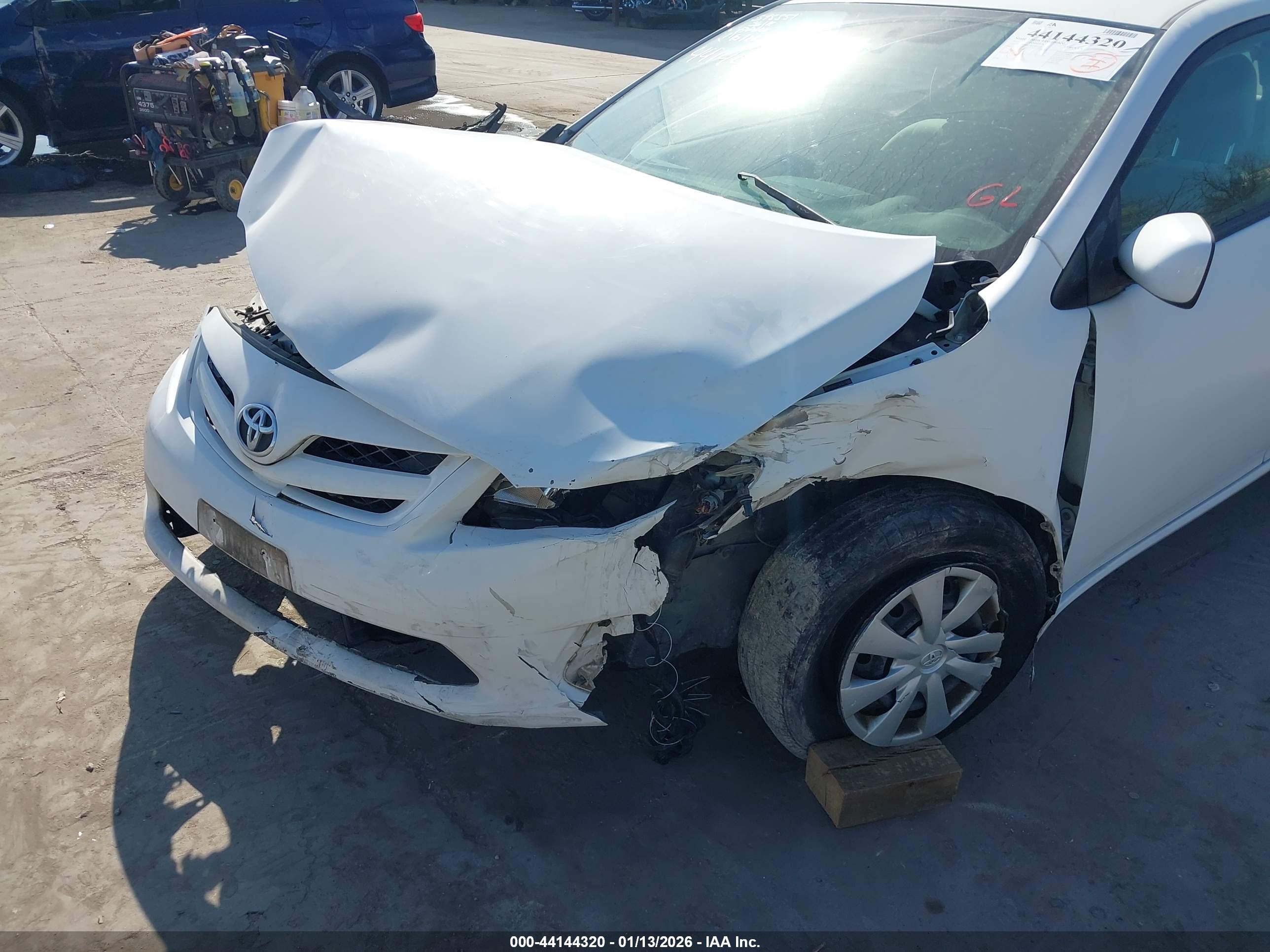 TOYOTA COROLLA image 6