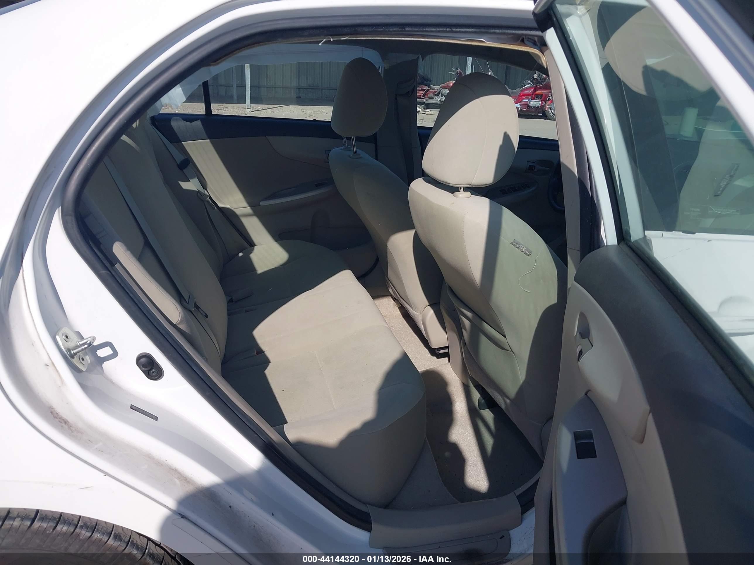TOYOTA COROLLA image 8