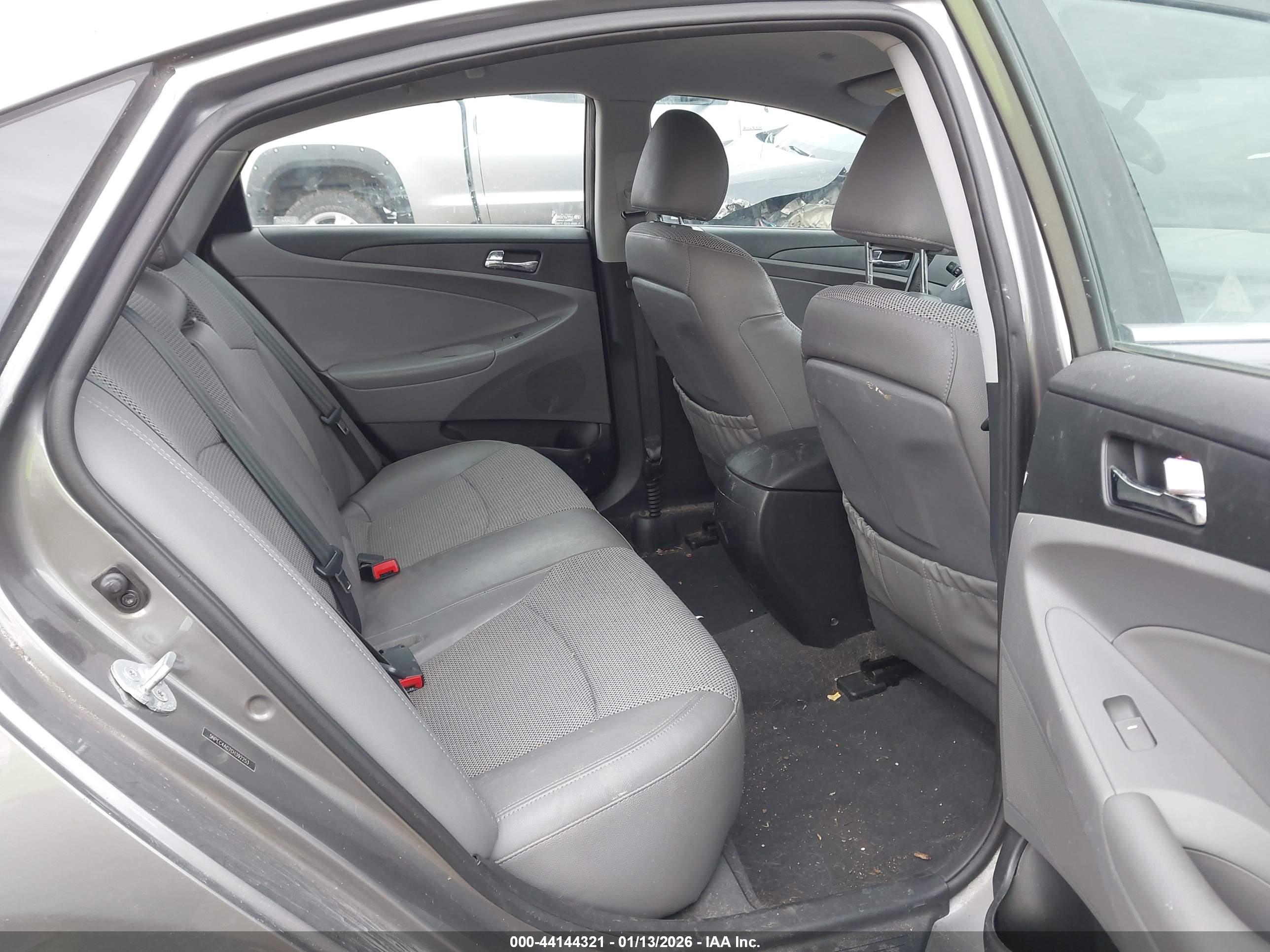 HYUNDAI SONATA image 8