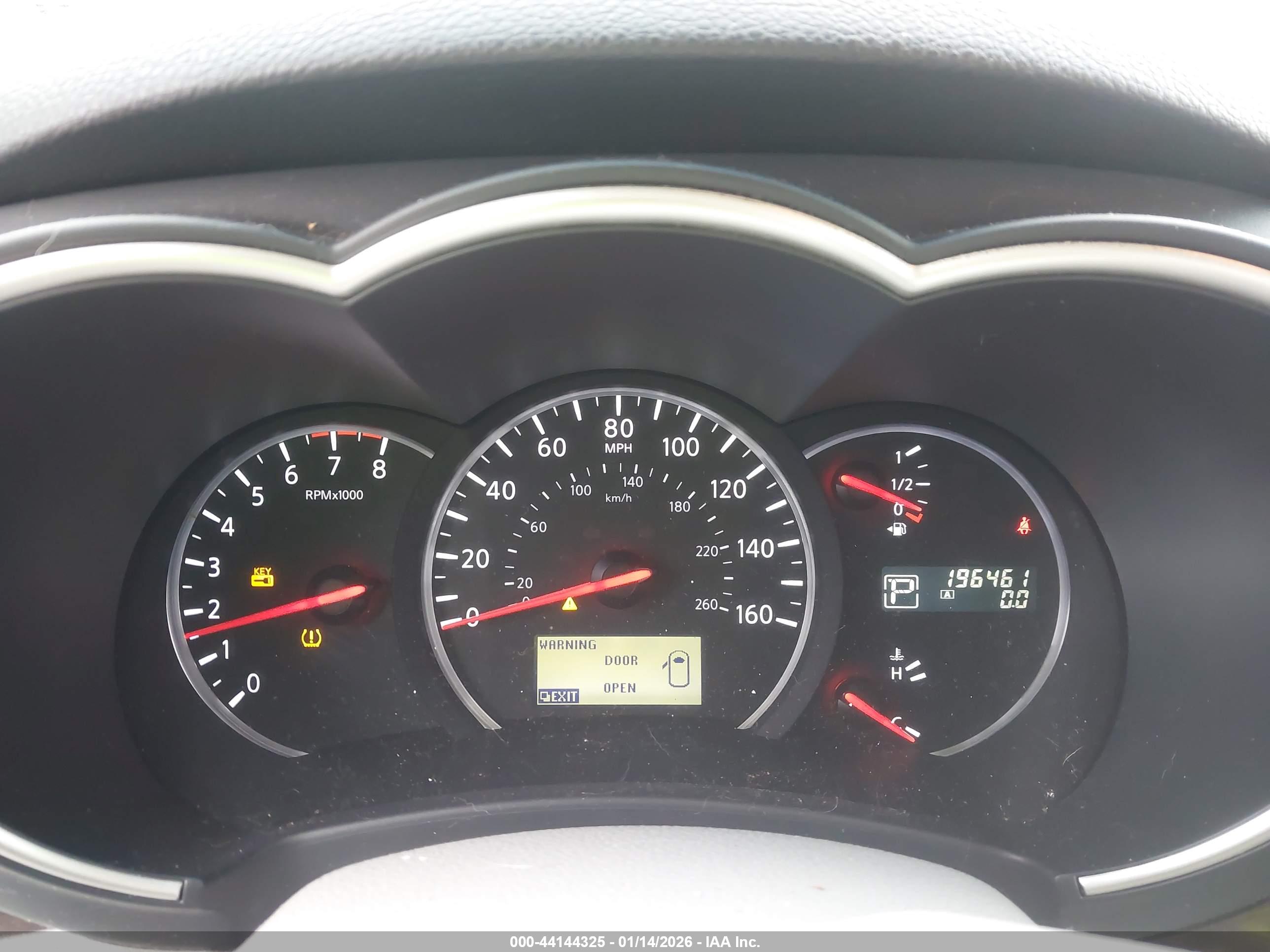NISSAN QUEST image 7