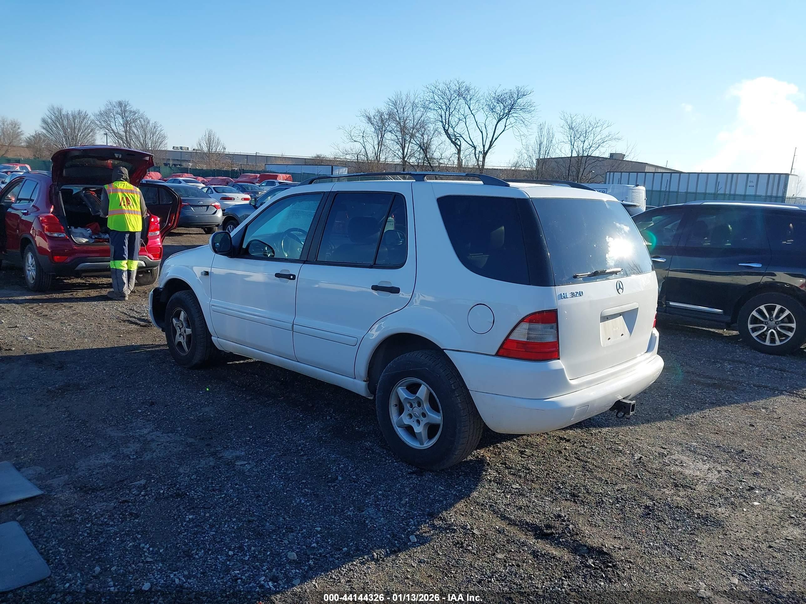 MERCEDES-BENZ ML image 3