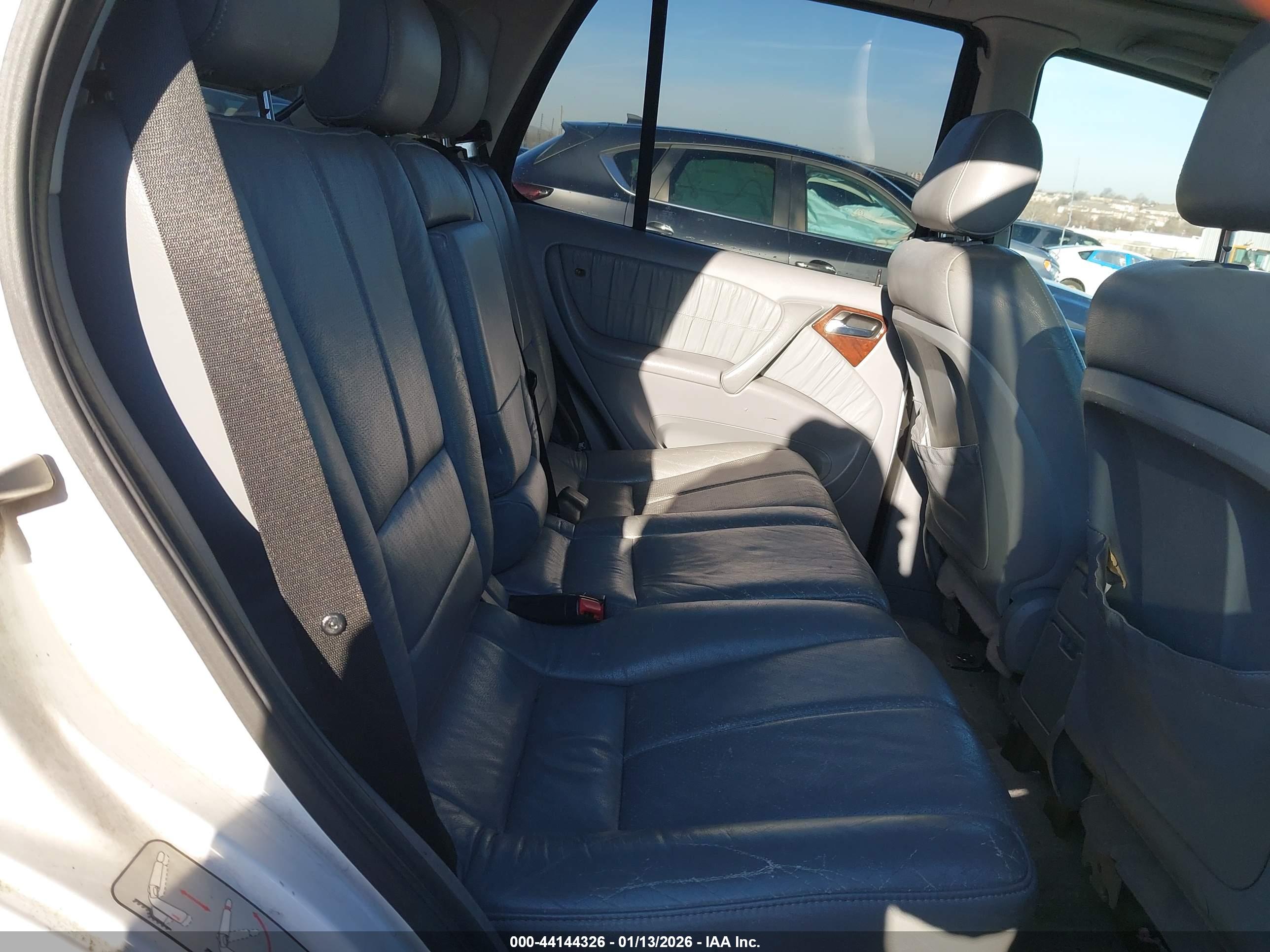 MERCEDES-BENZ ML image 8