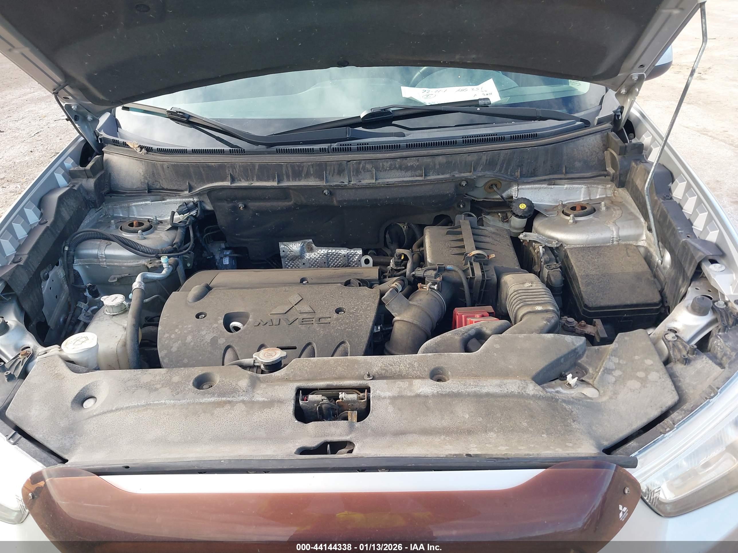 MITSUBISHI OUTLANDER image 10