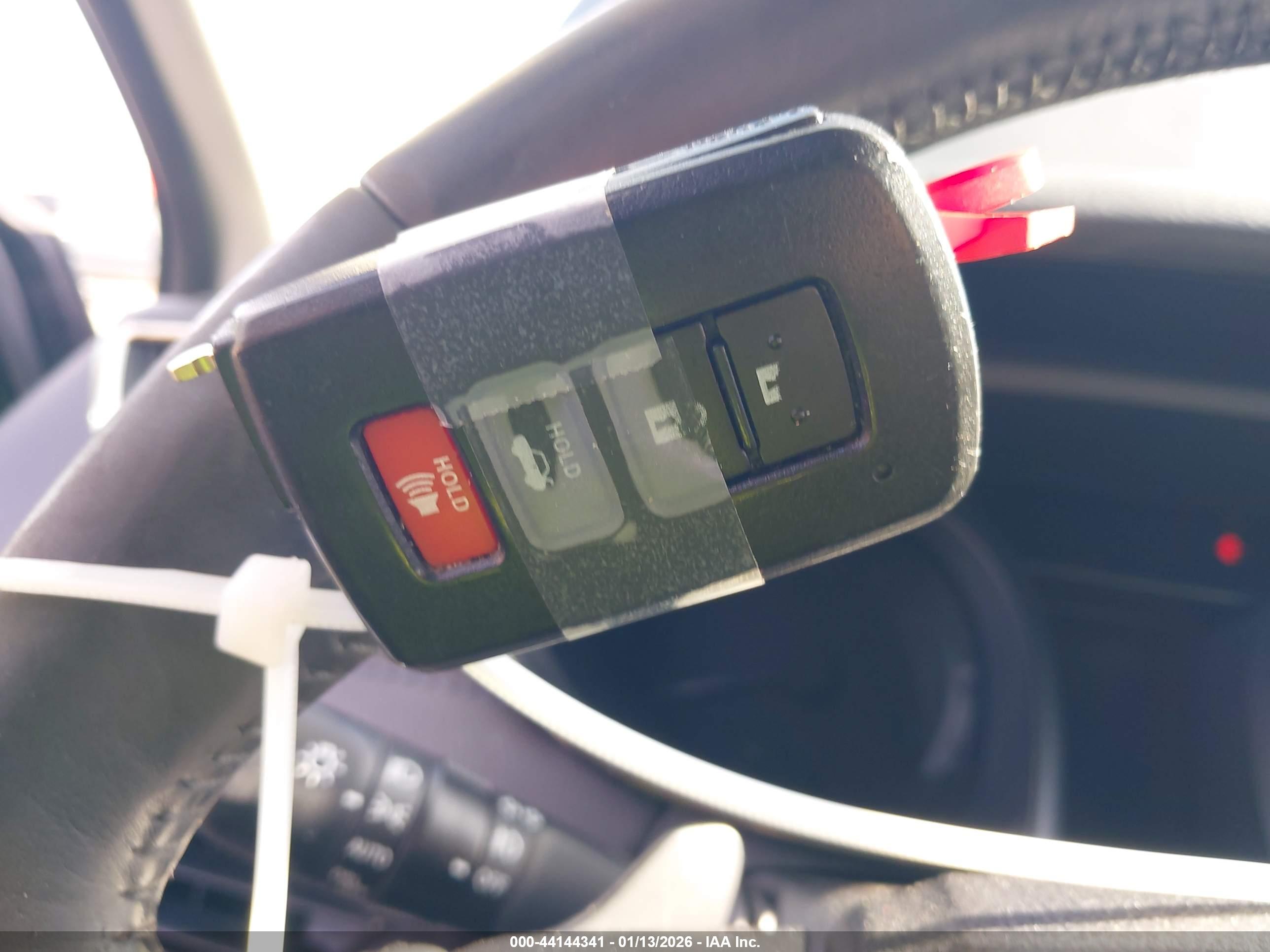 TOYOTA AVALON image 11