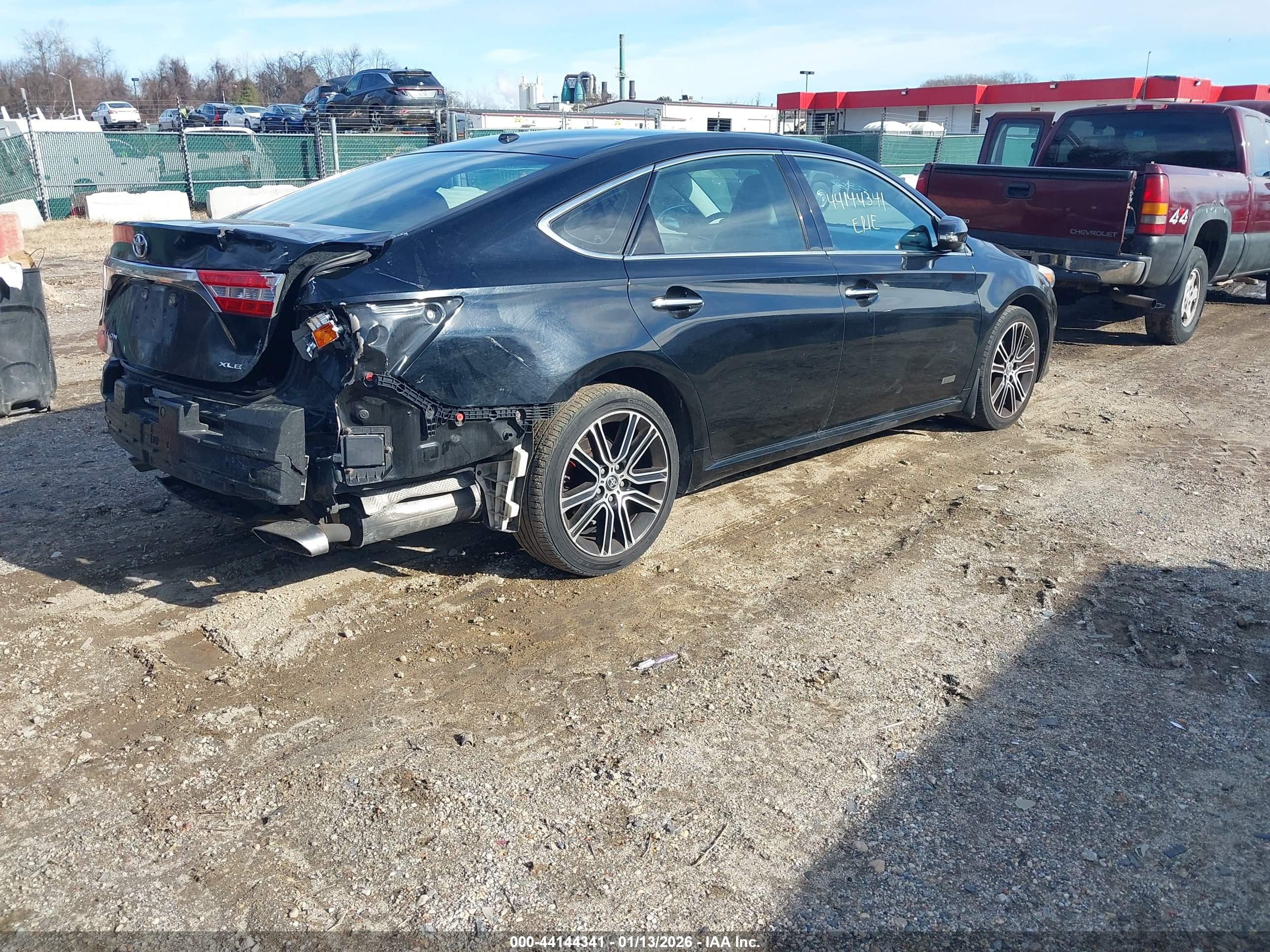 TOYOTA AVALON image 4