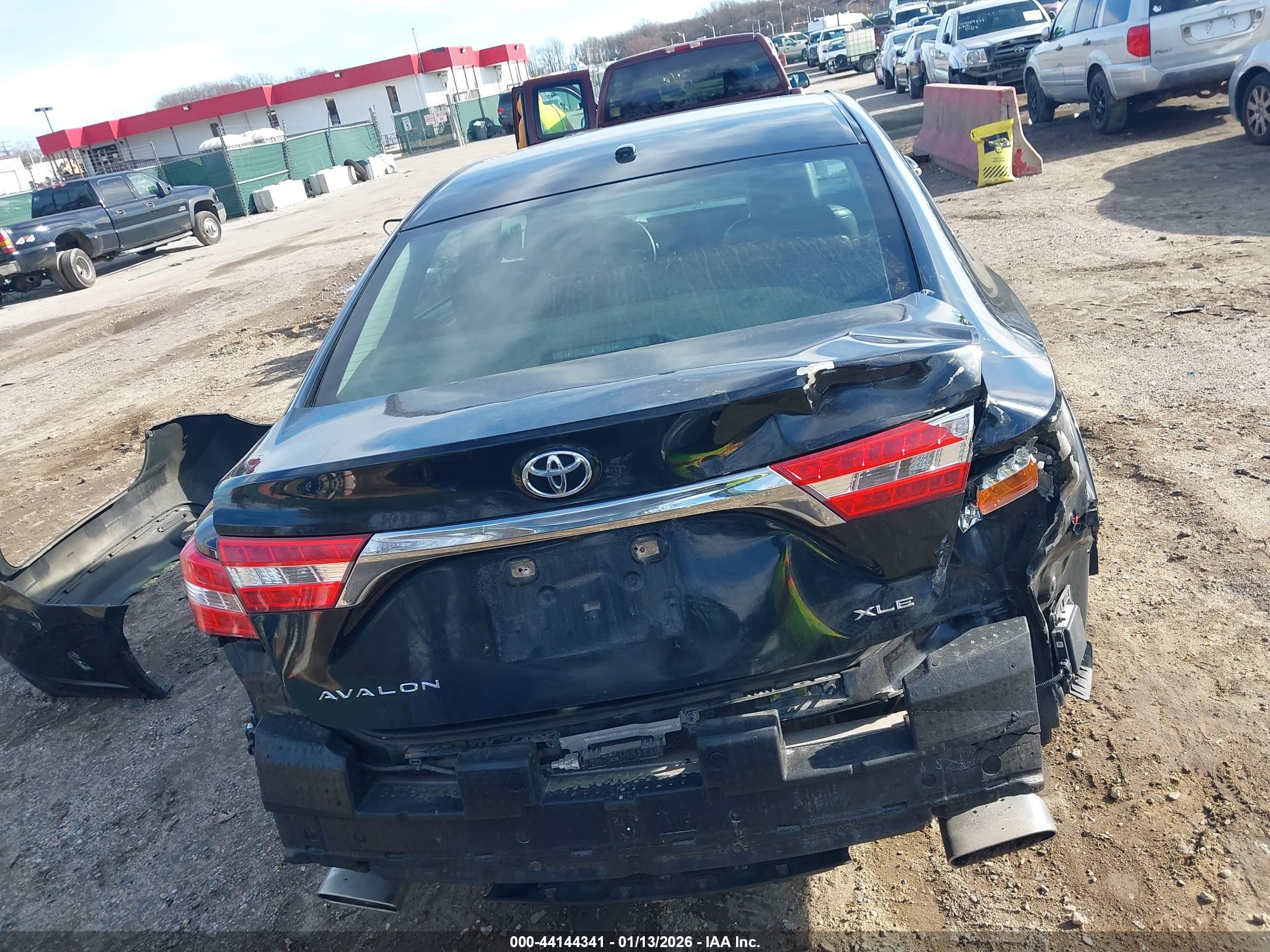 TOYOTA AVALON image 6