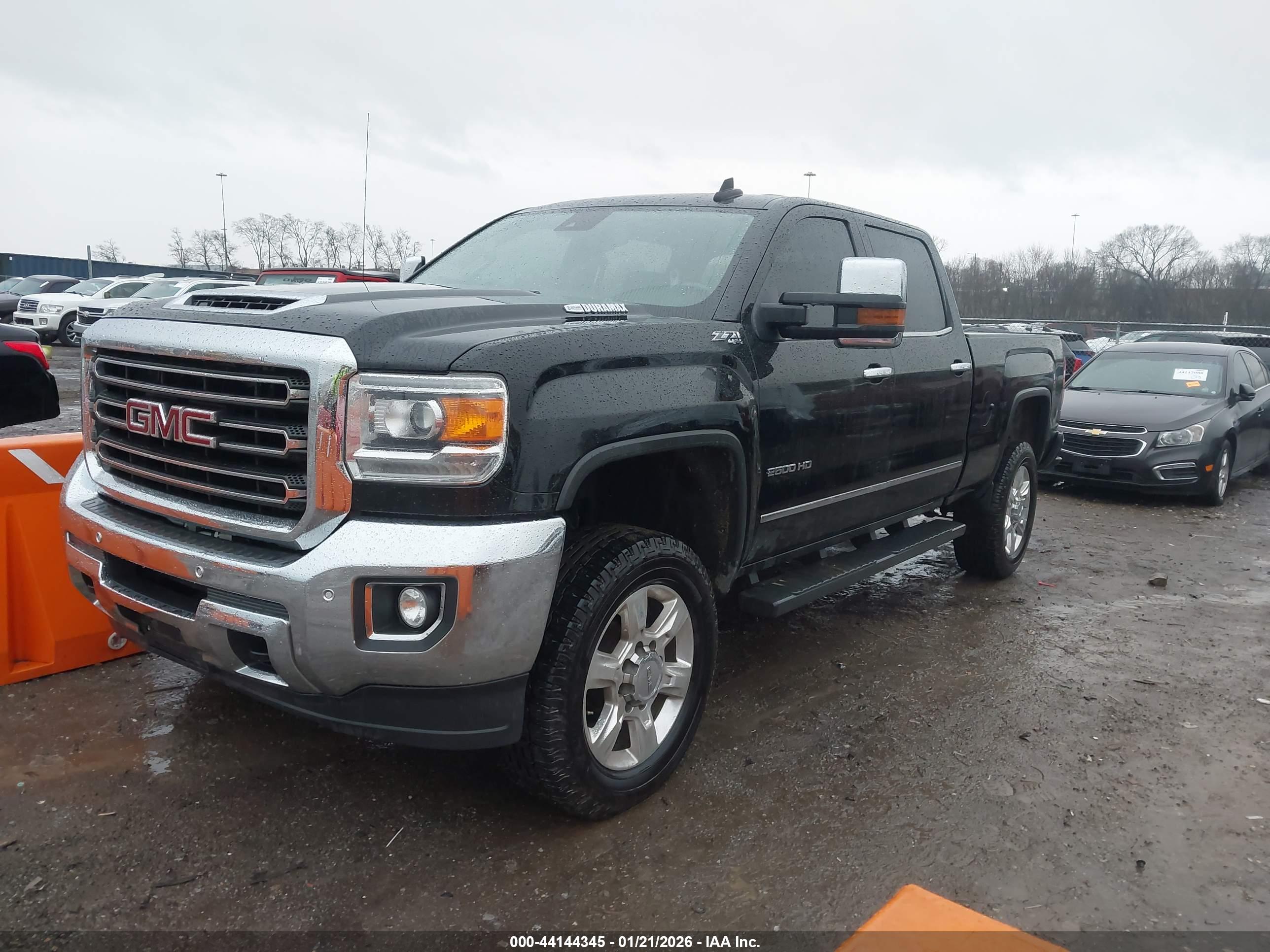 GMC SIERRA image 6