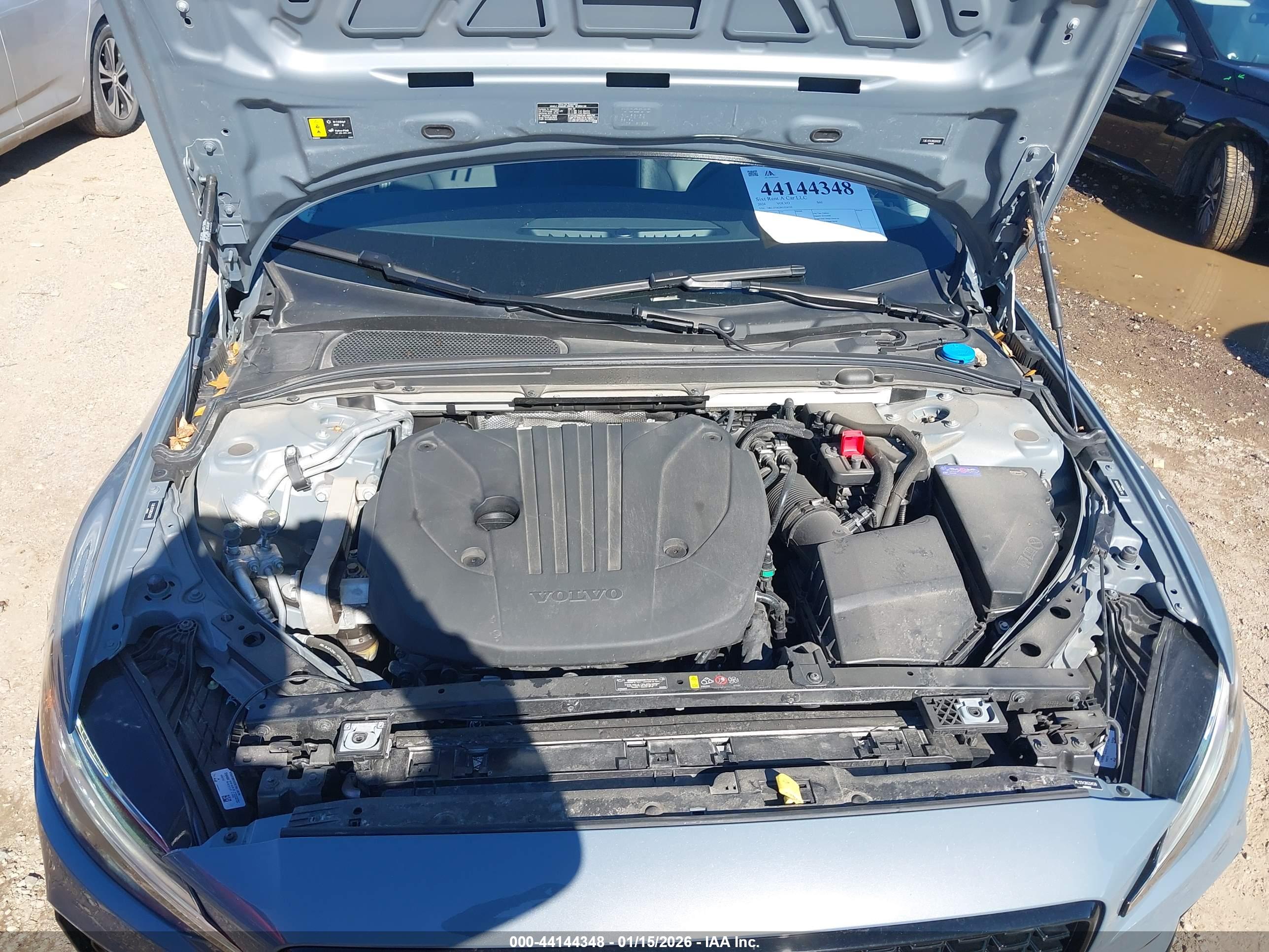 VOLVO S60 image 10