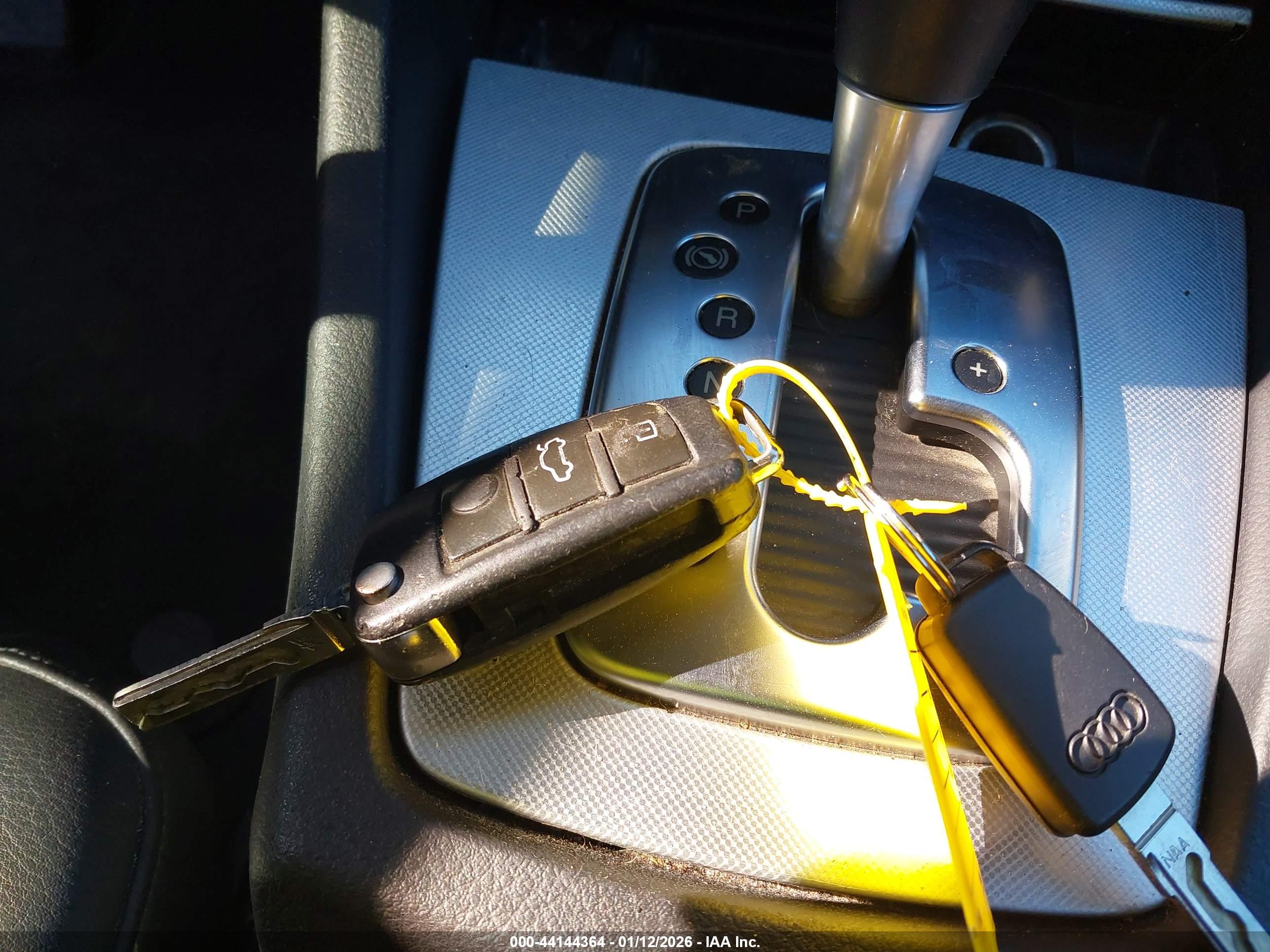 AUDI A4 image 11