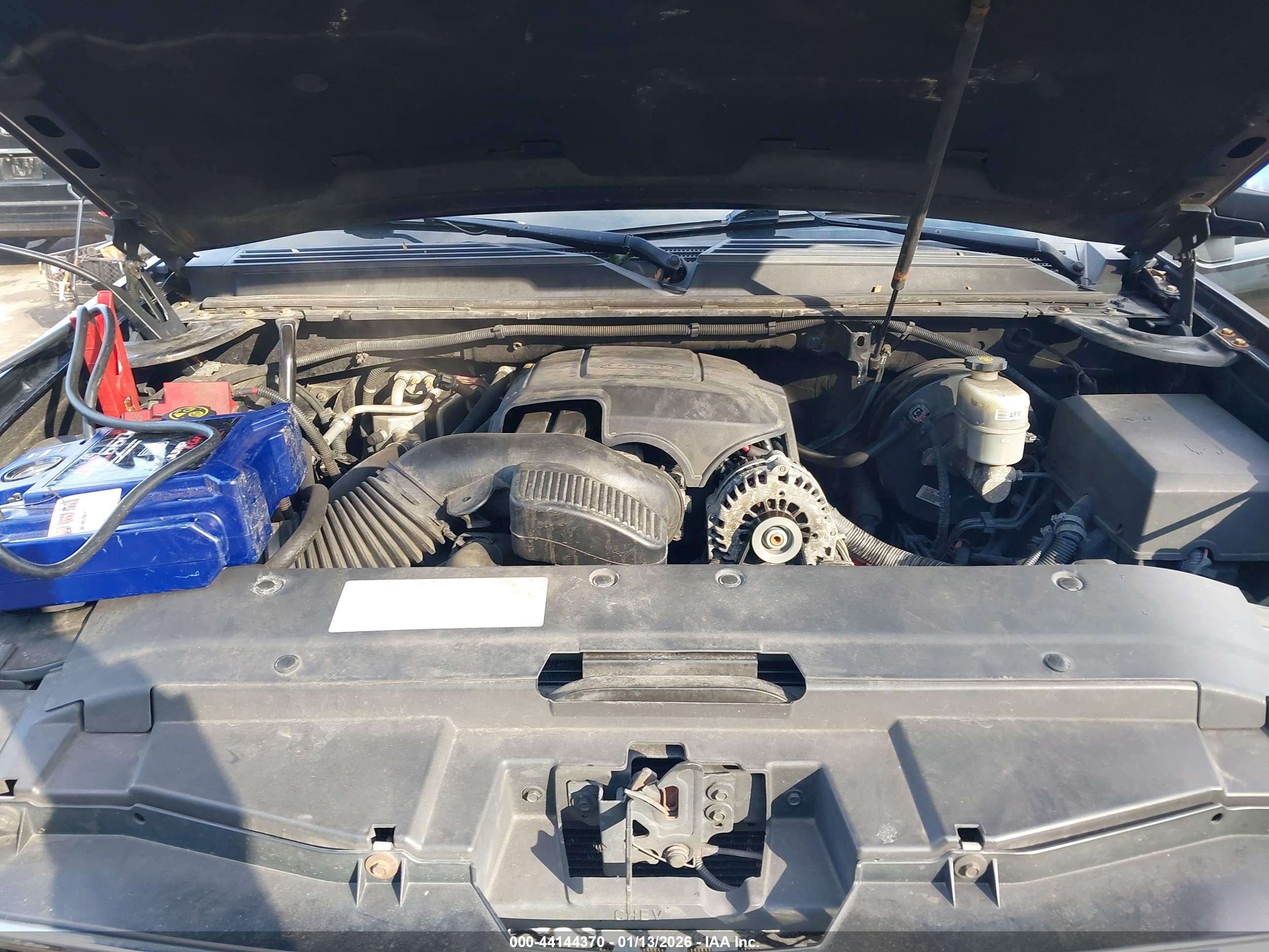 CHEVROLET SUBURBAN image 10