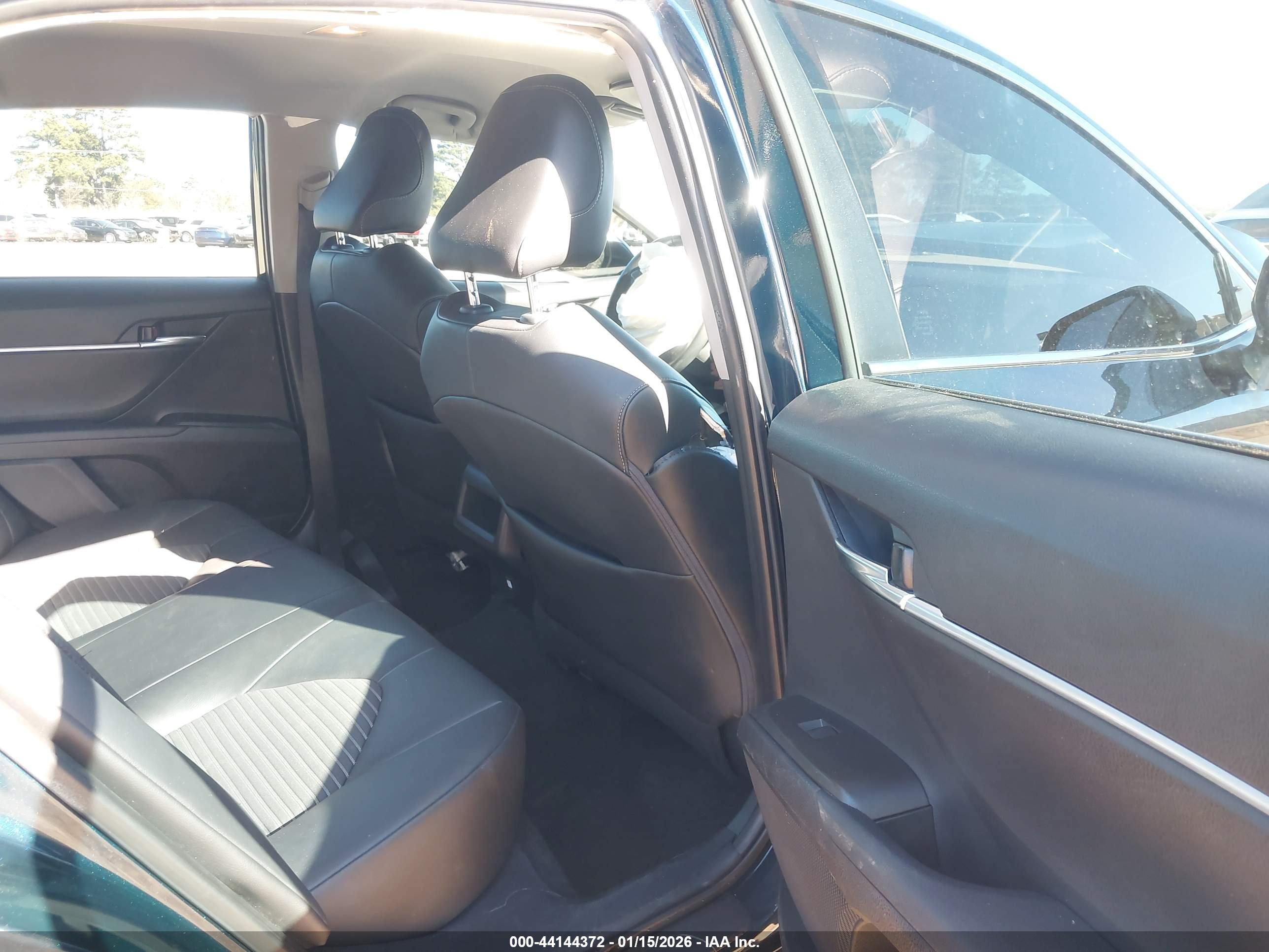 TOYOTA CAMRY image 8