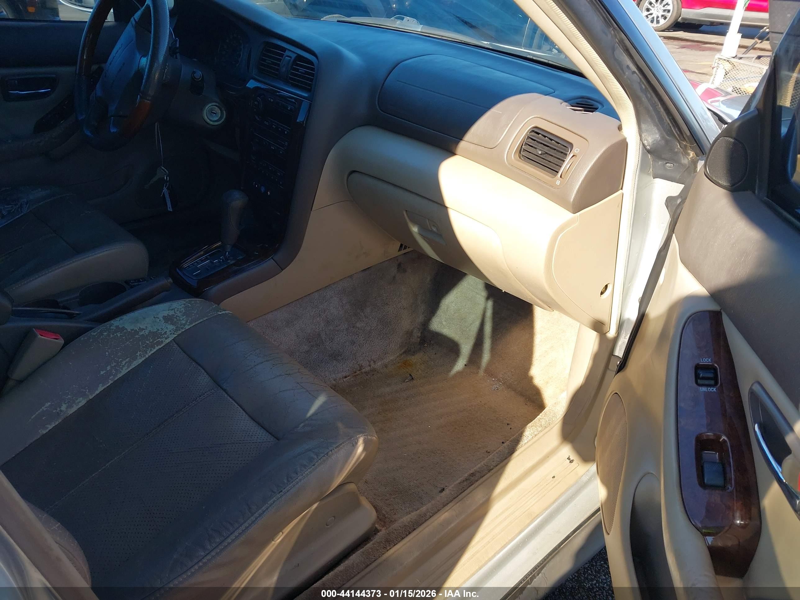 SUBARU LEGACY image 5