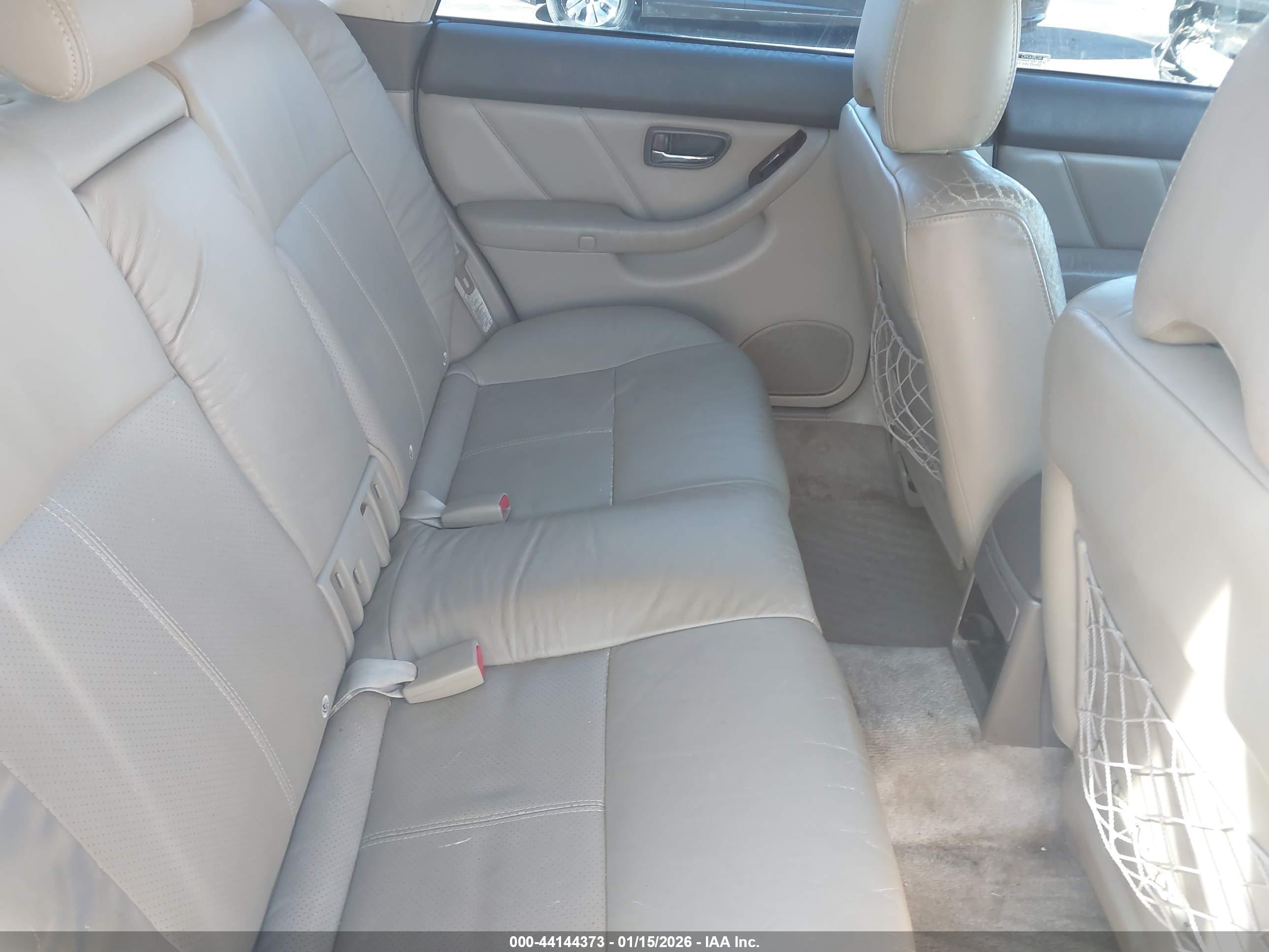 SUBARU LEGACY image 8