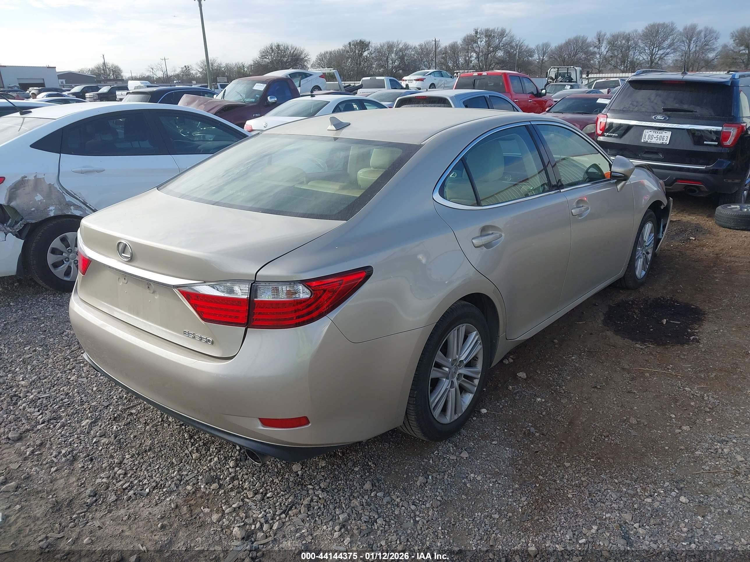 LEXUS ES image 4