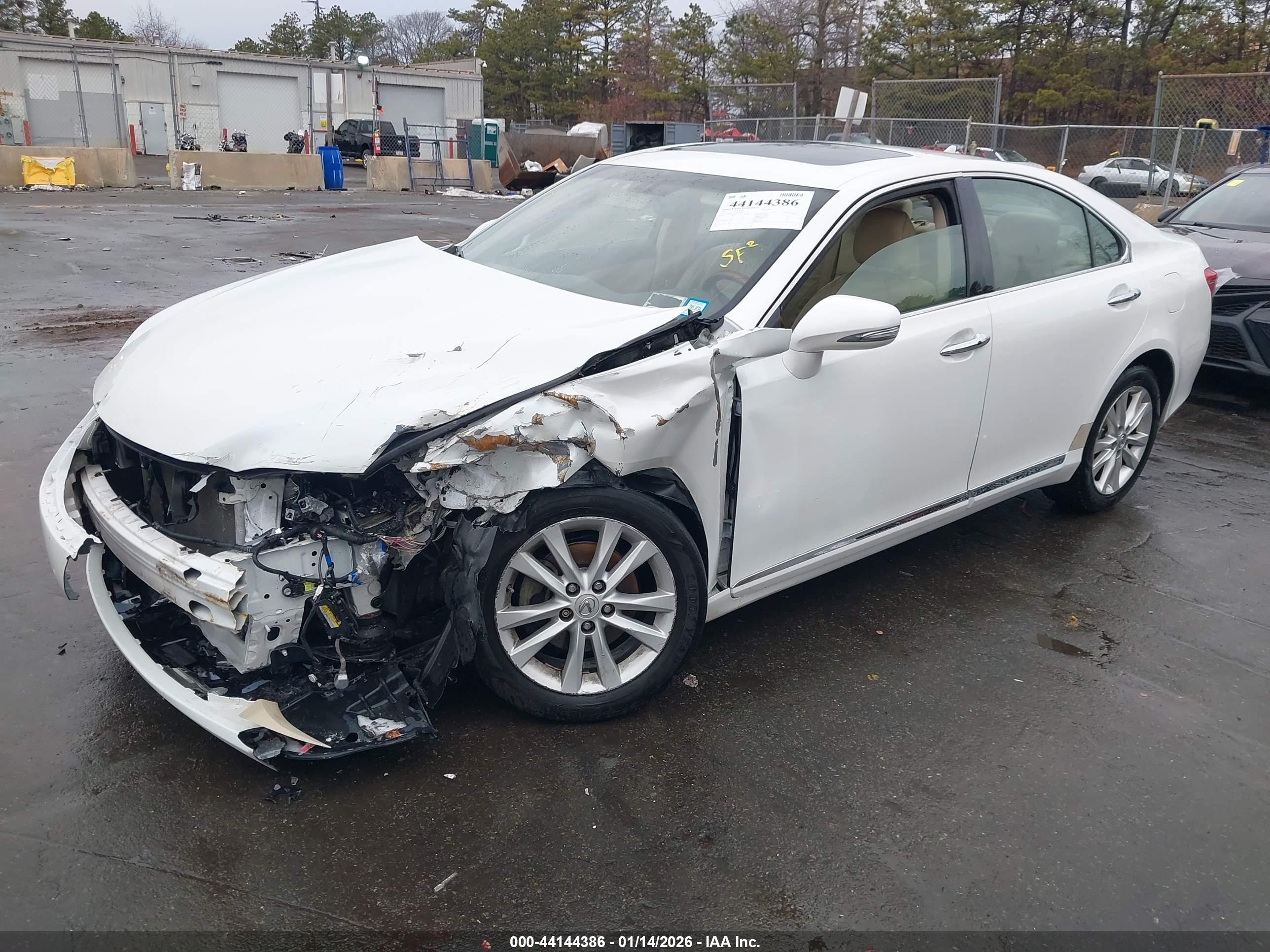 LEXUS ES image 2