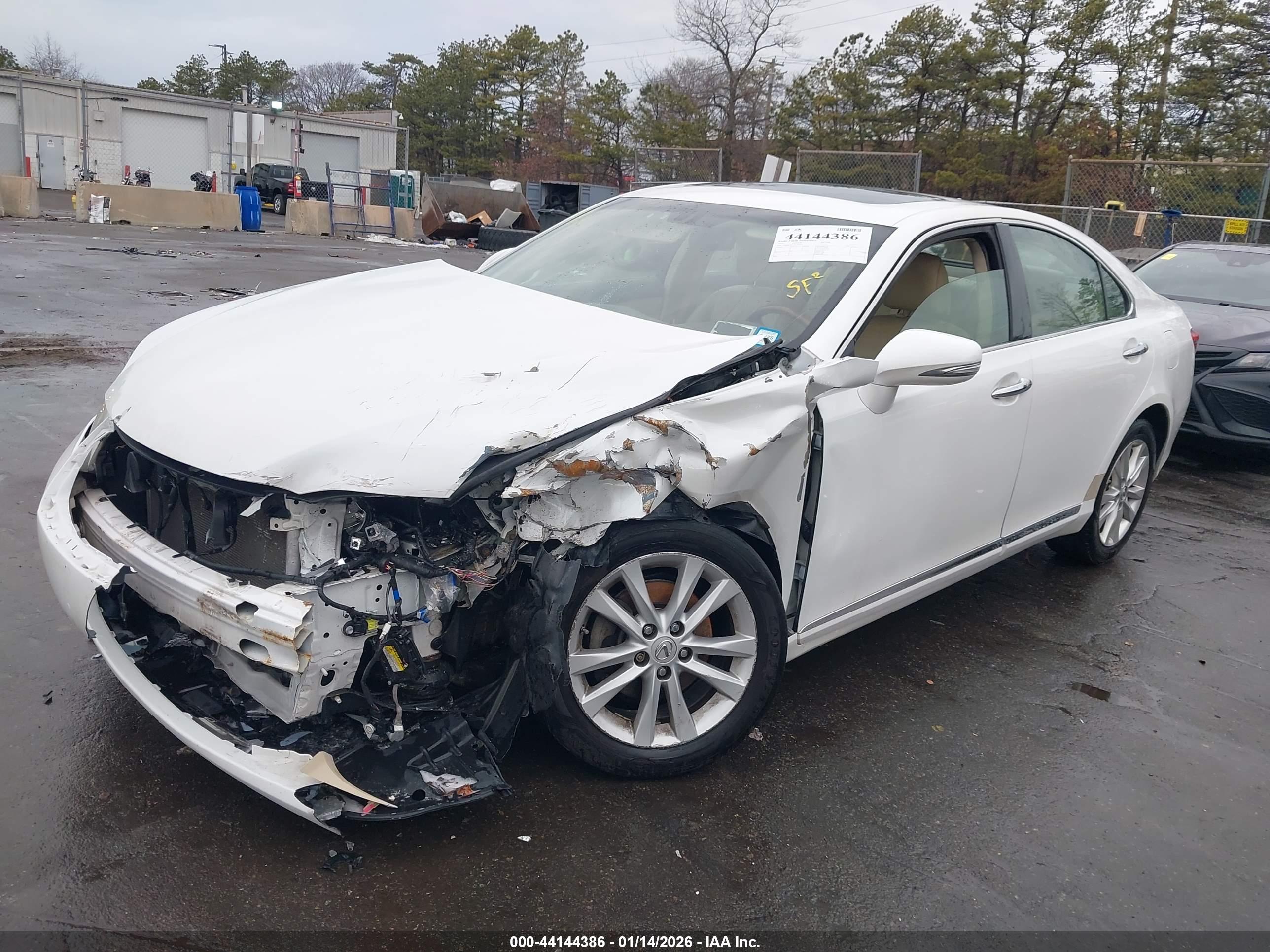 LEXUS ES image 6