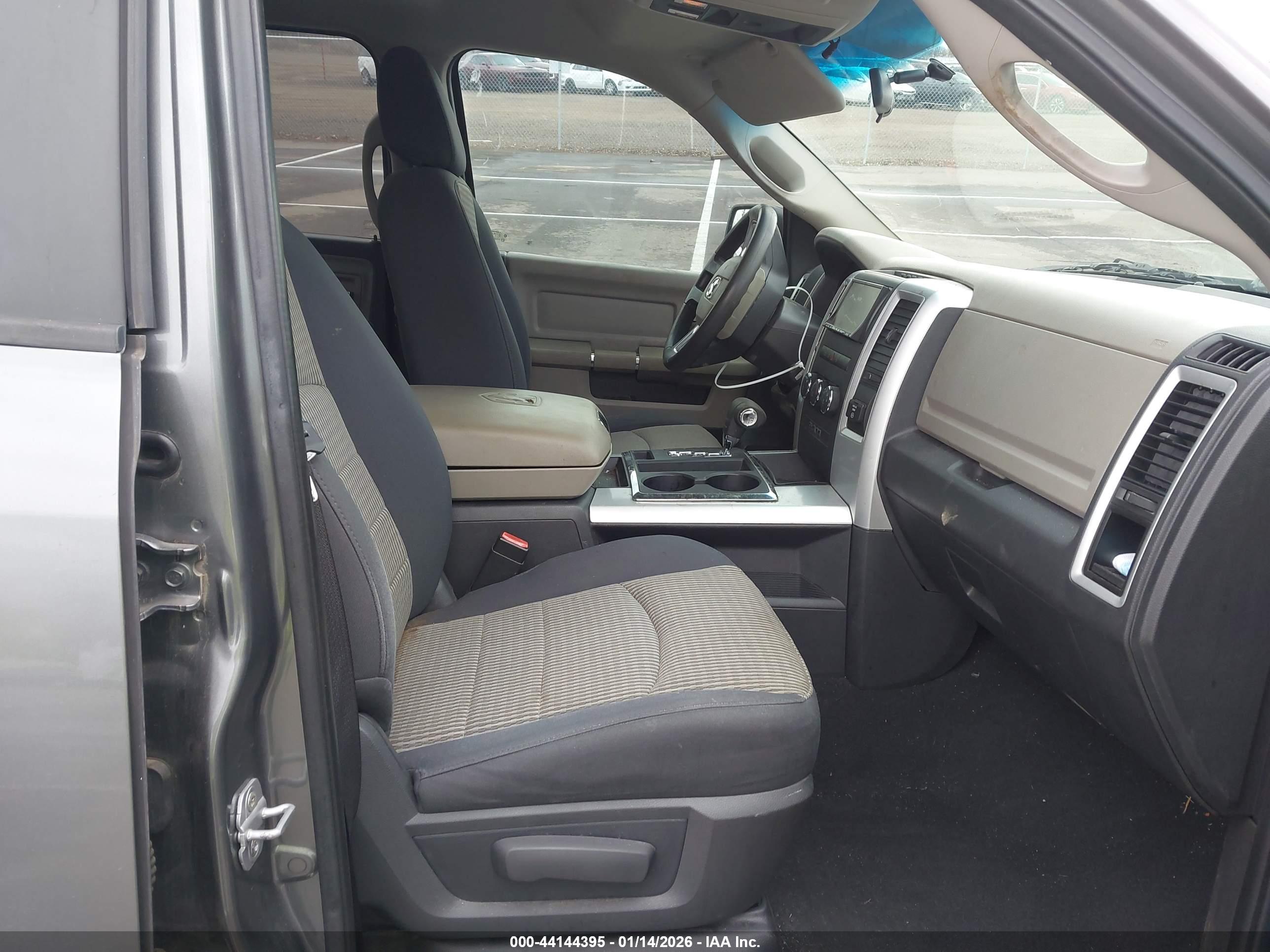 DODGE RAM image 5