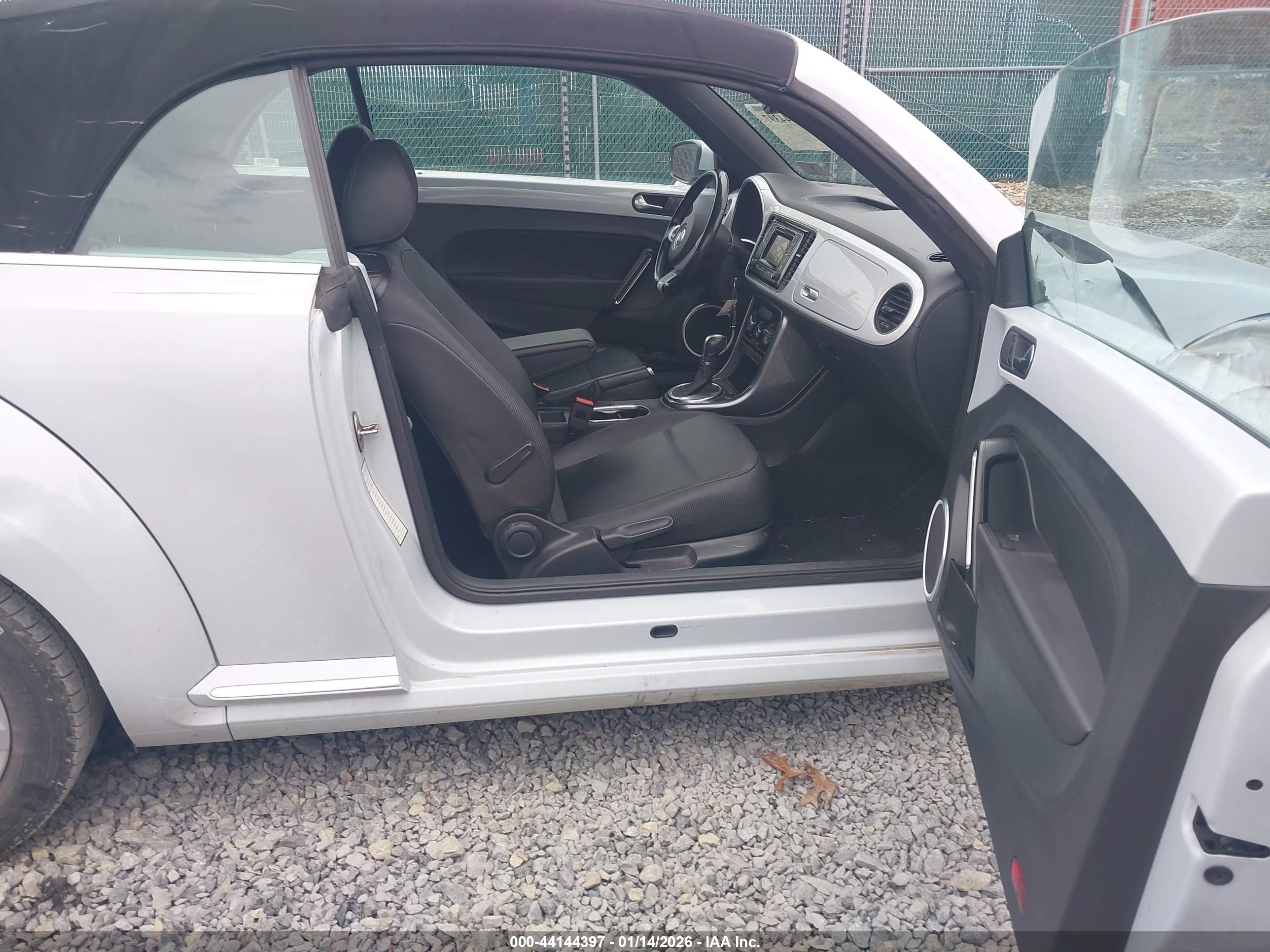 VOLKSWAGEN BEETLE image 5