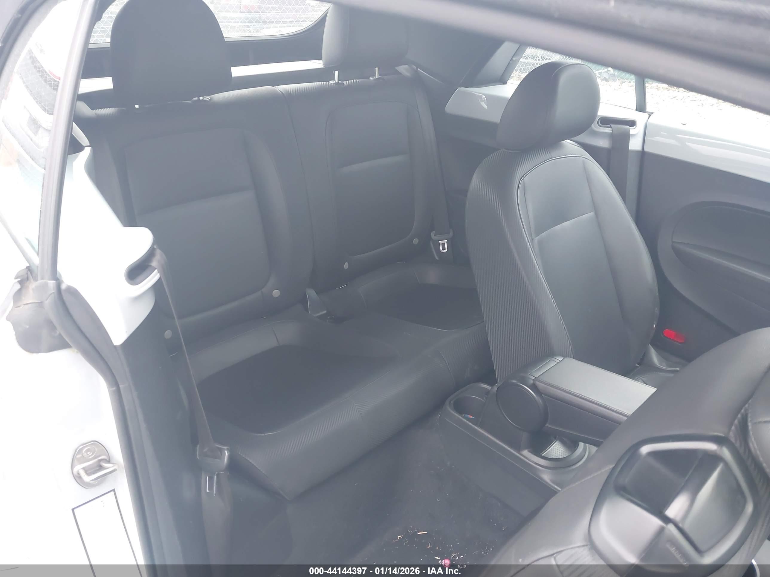 VOLKSWAGEN BEETLE image 8